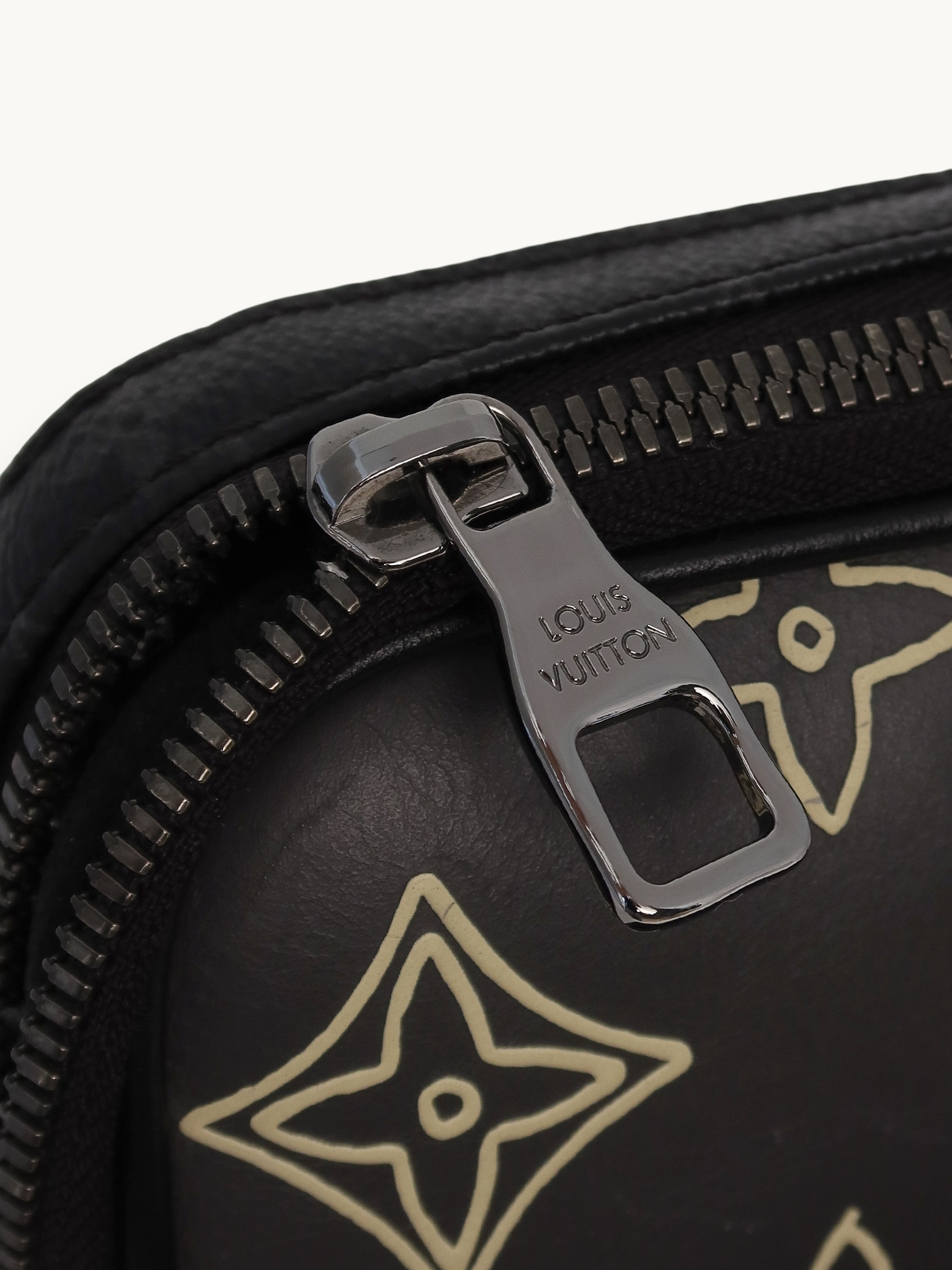 Сумки Louis Vuitton Amazone Sling изображение #9