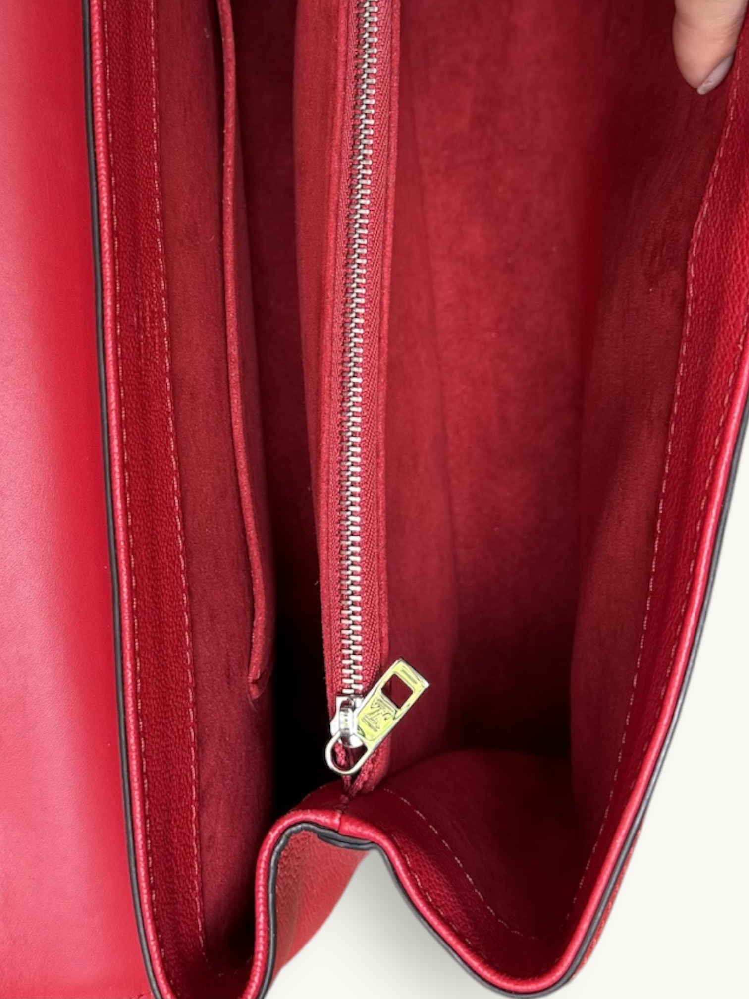 Сумки Louis Vuitton Very One изображение #6