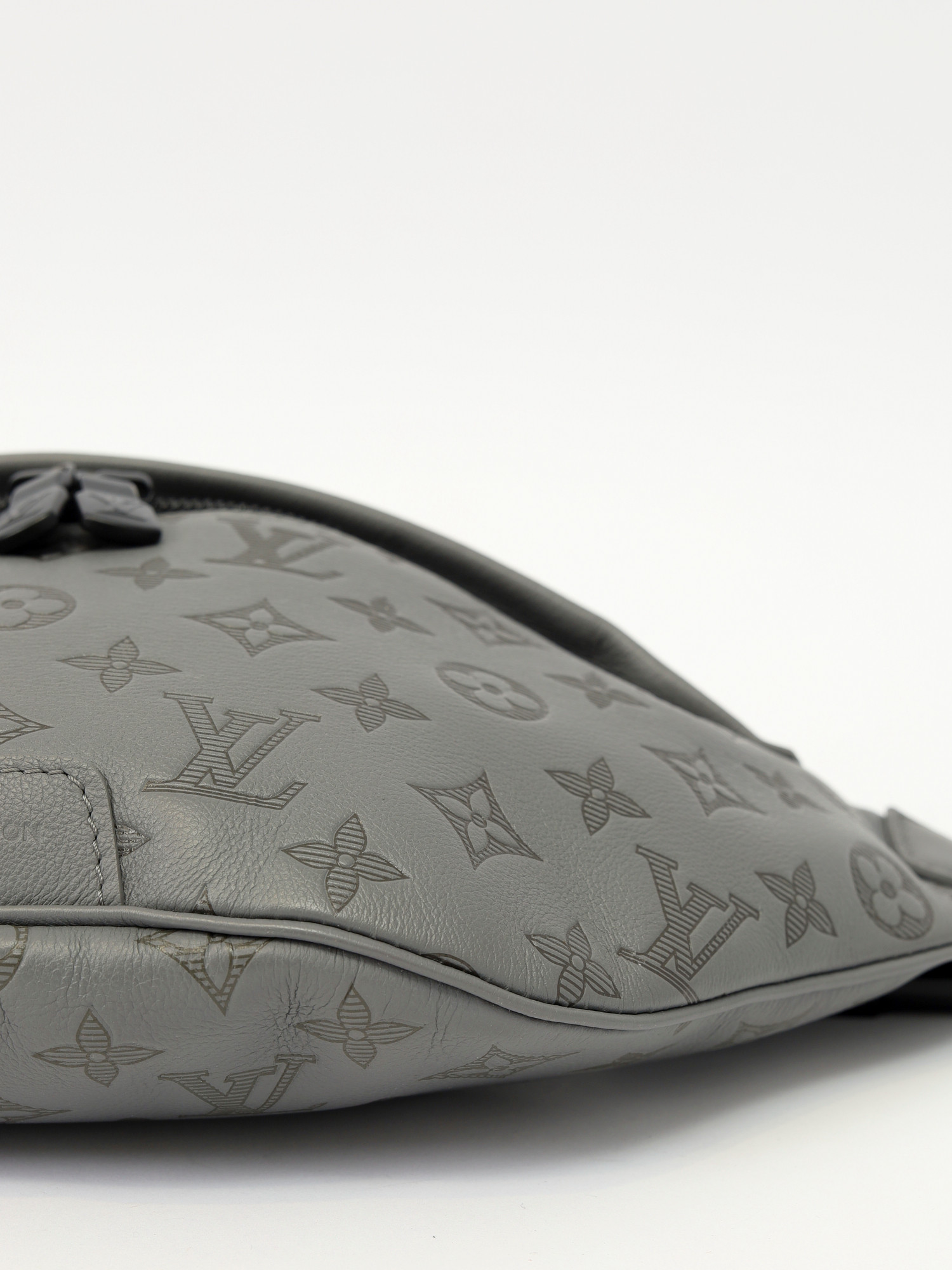 Сумки Louis Vuitton Discovery Bumbag изображение #10
