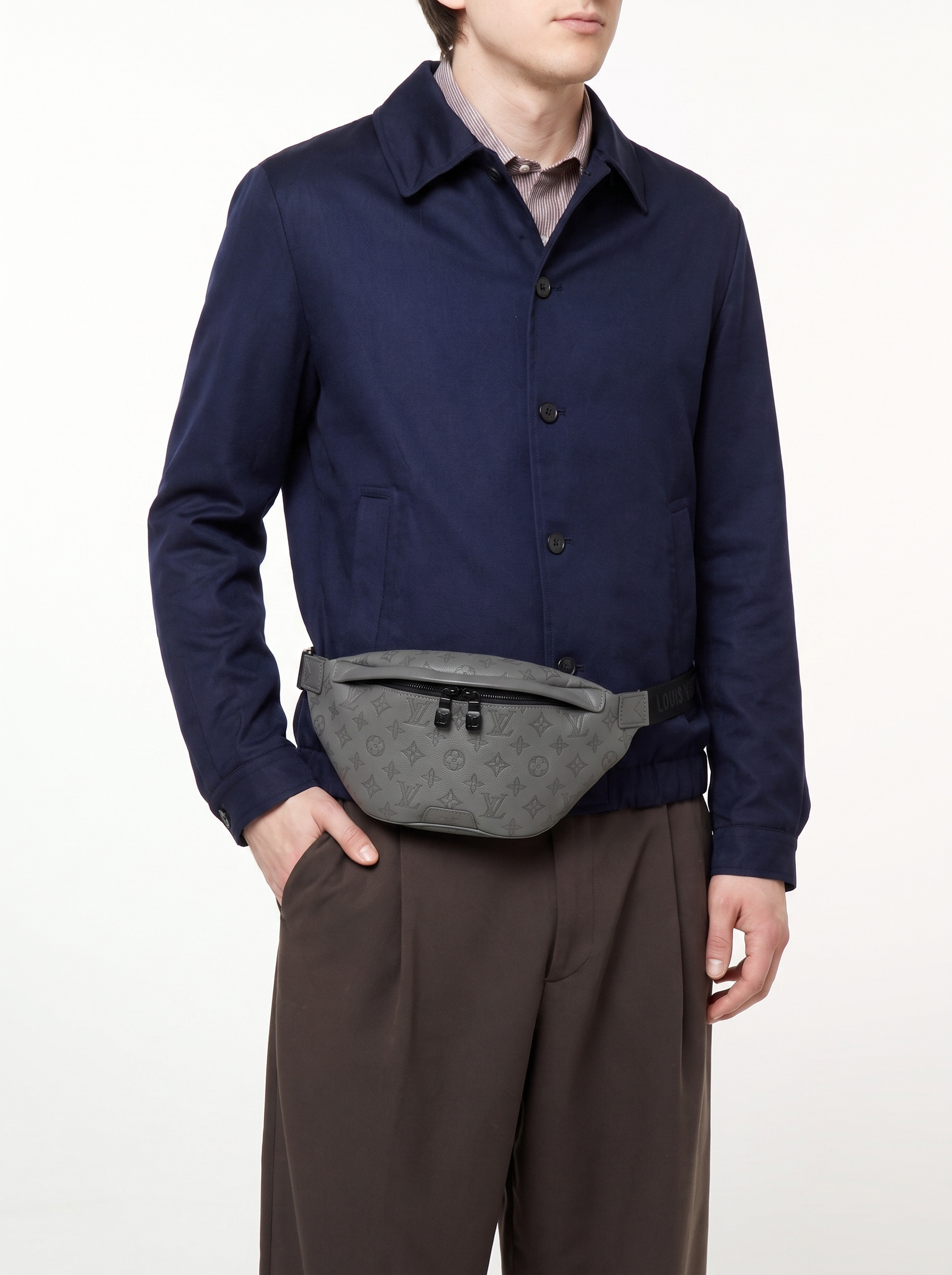 Сумки Louis Vuitton Discovery Bumbag изображение #2