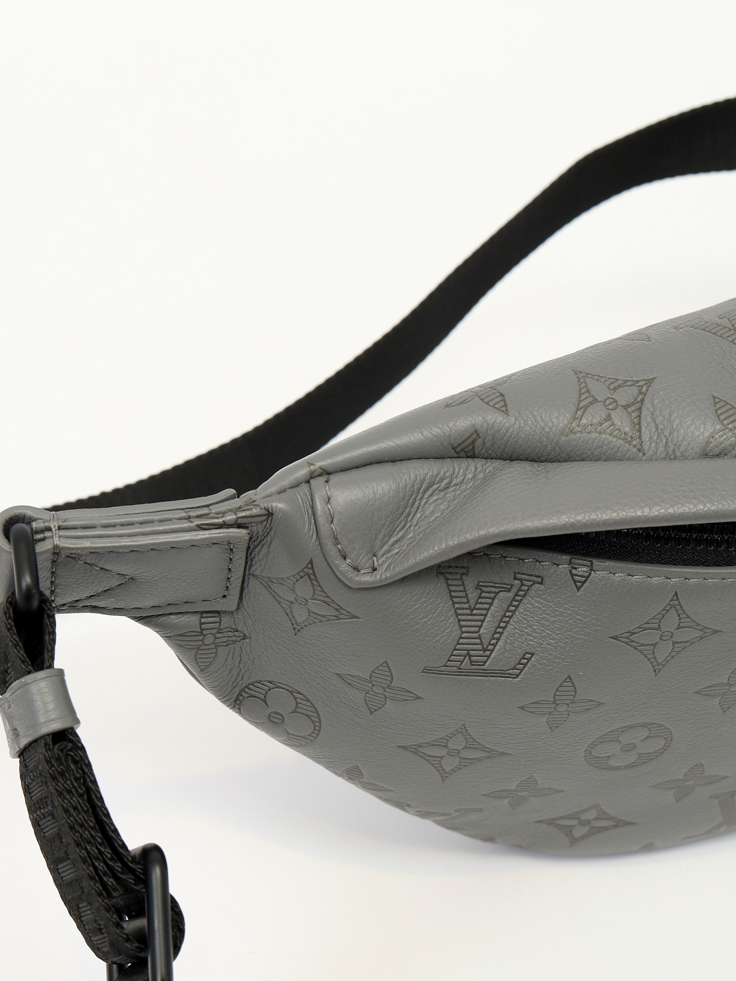 Сумки Louis Vuitton Discovery Bumbag изображение #7