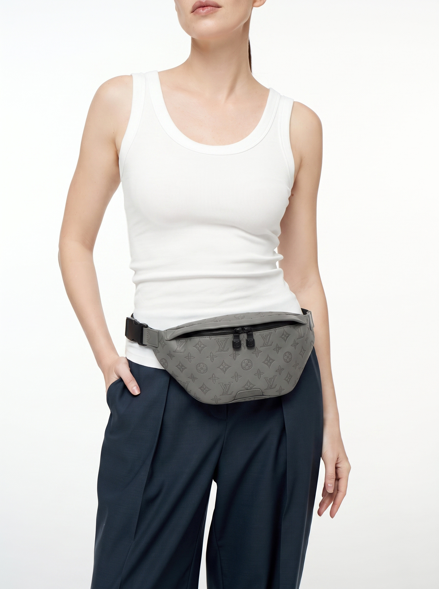 Сумки Louis Vuitton Discovery Bumbag изображение #2