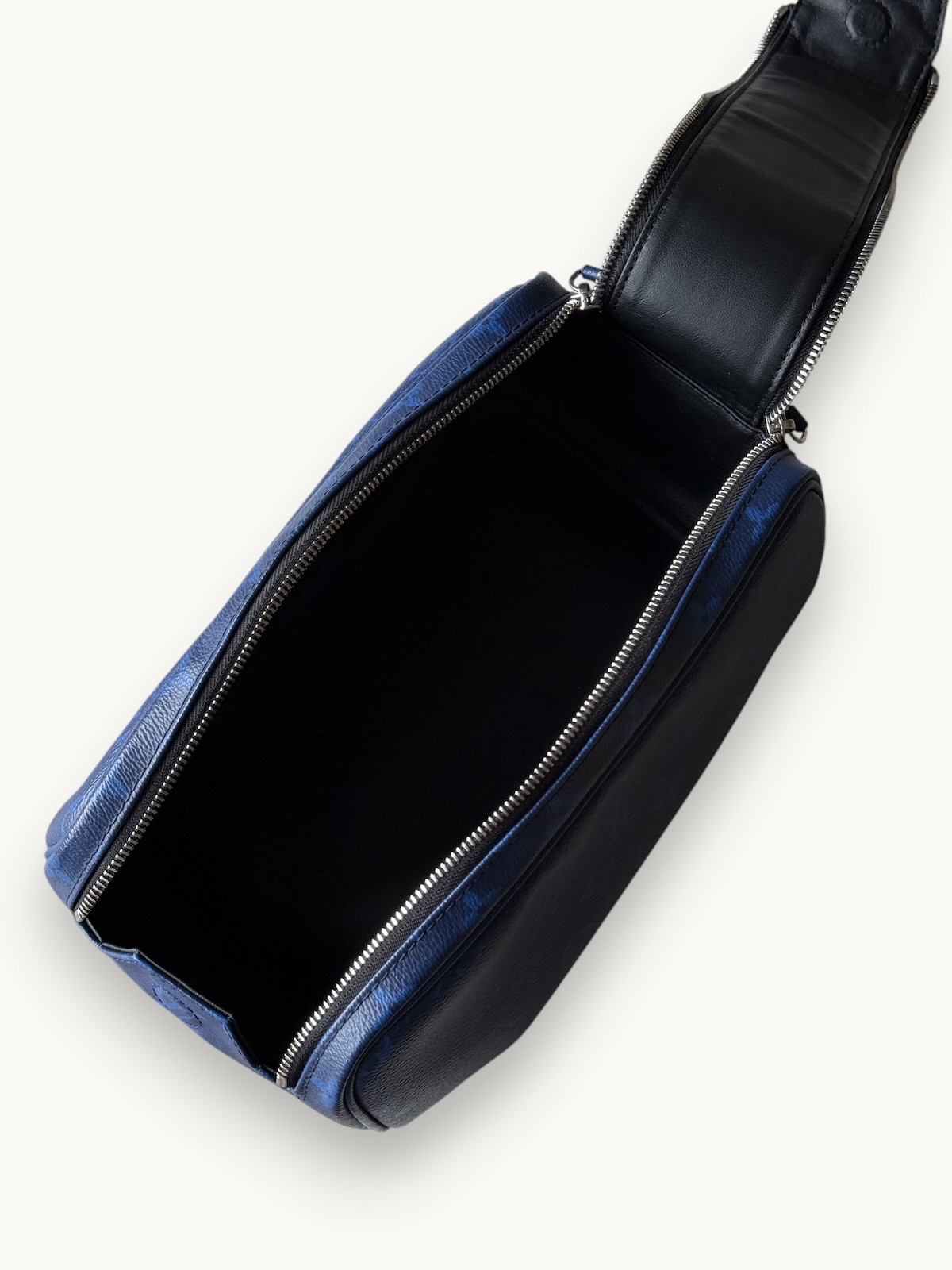 Аксессуары Louis Vuitton Dopp Kit изображение #6