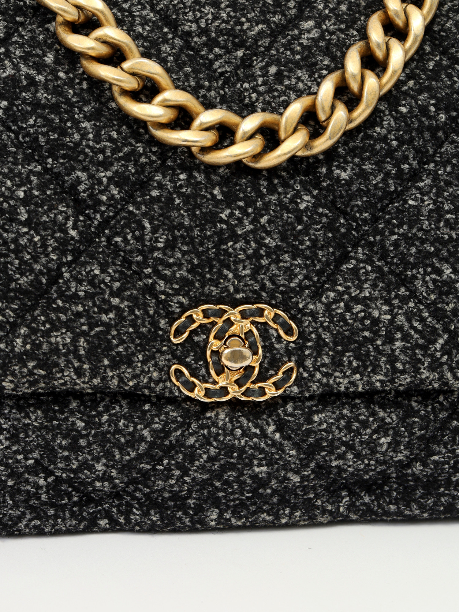 Сумки Chanel 19  изображение #6