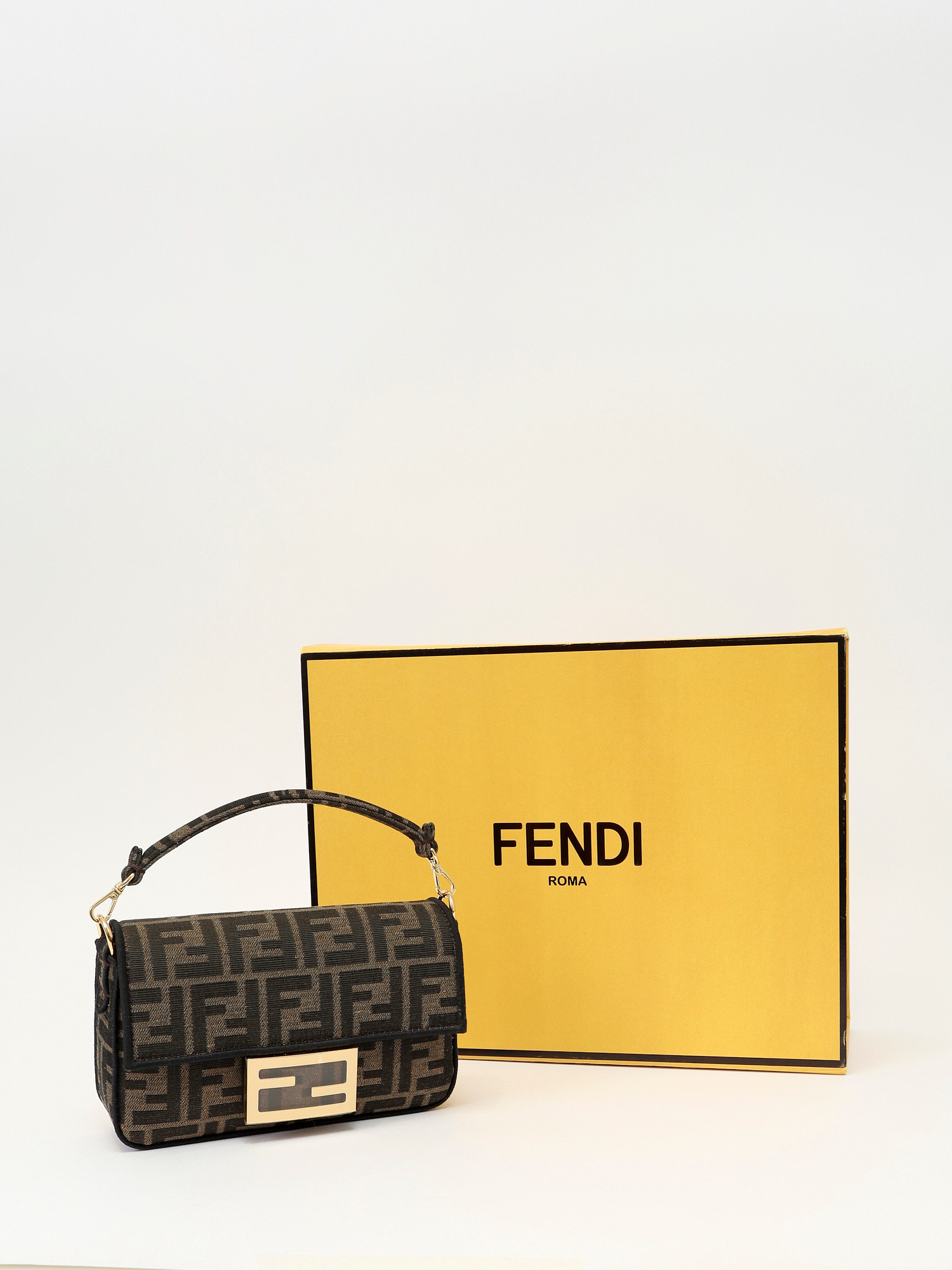 Сумки Fendi Baguette изображение #5