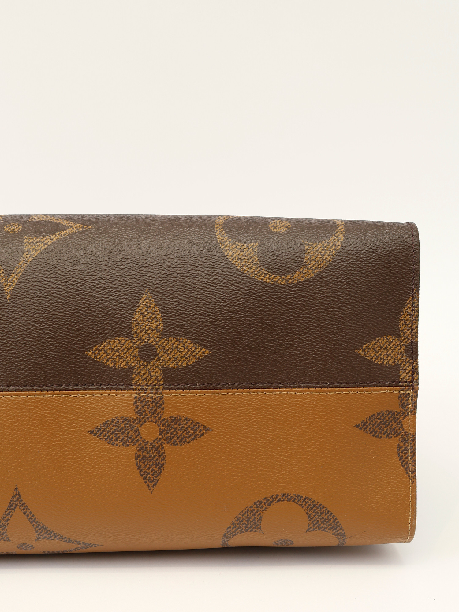 Сумки Louis Vuitton OnTheGo изображение #9