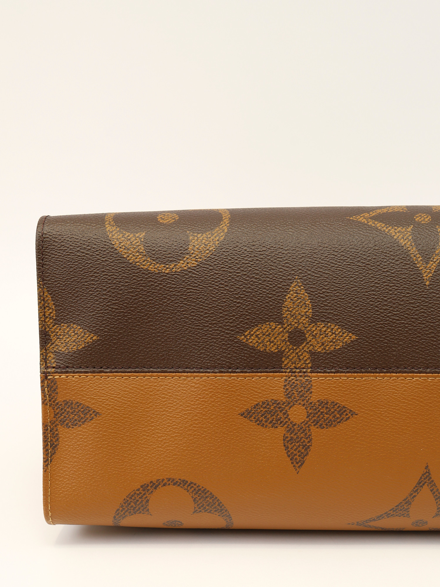 Сумки Louis Vuitton OnTheGo изображение #8
