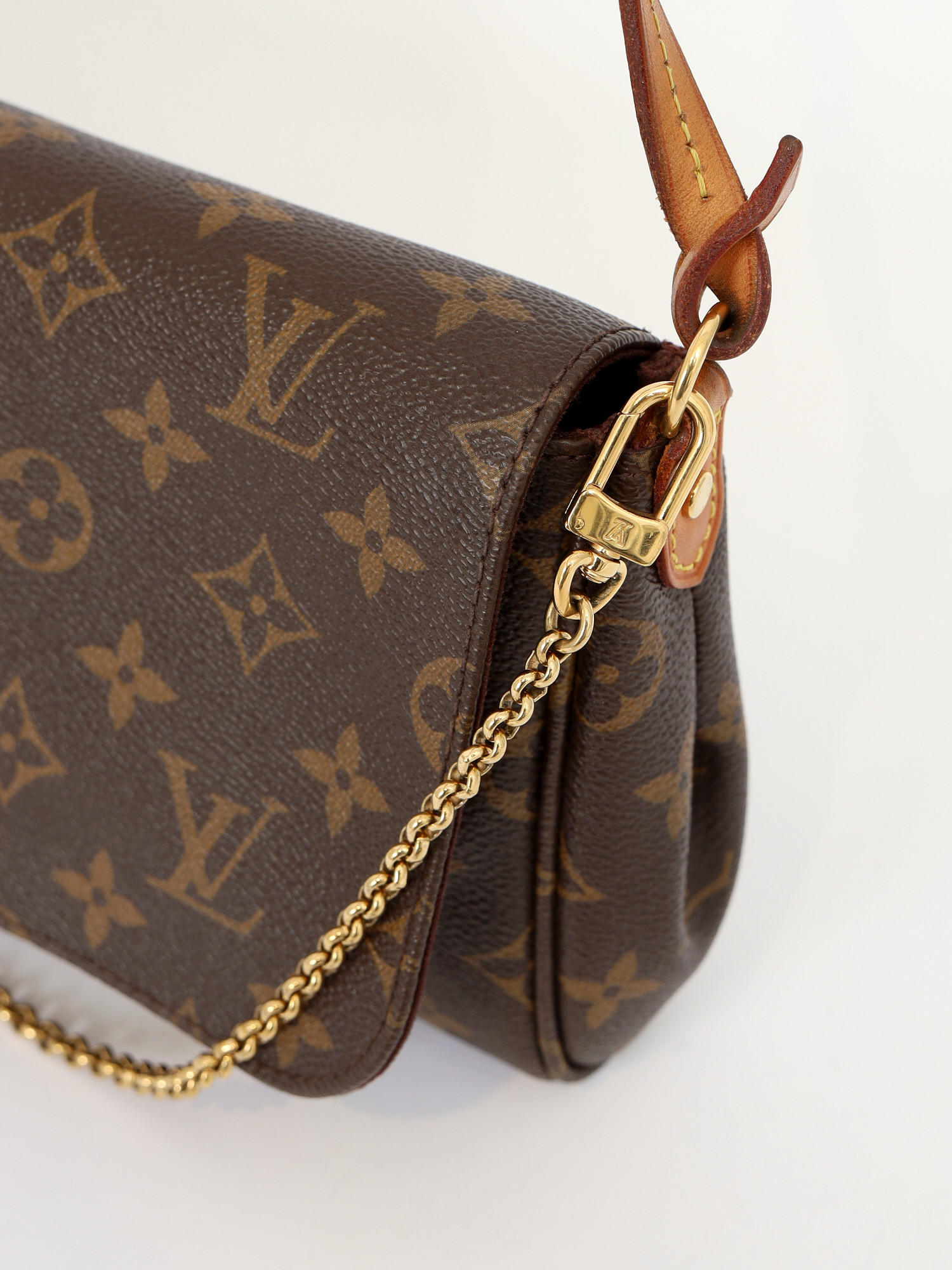 Сумки Louis Vuitton Favorite  изображение #9