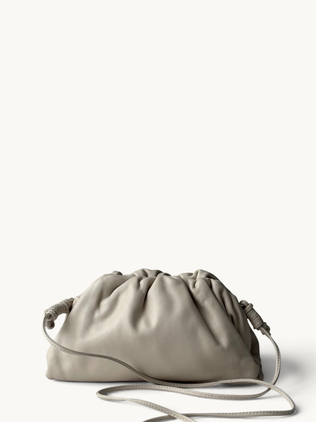Сумки Bottega Veneta Pouch изображение #1