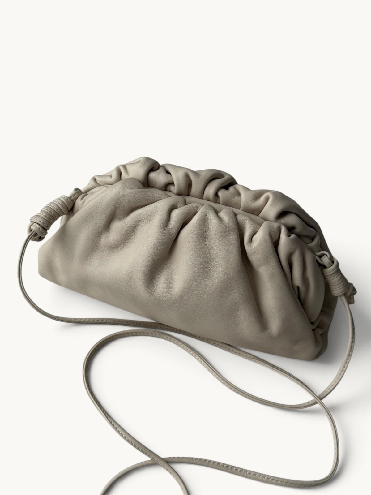 Сумки Bottega Veneta Pouch изображение #5