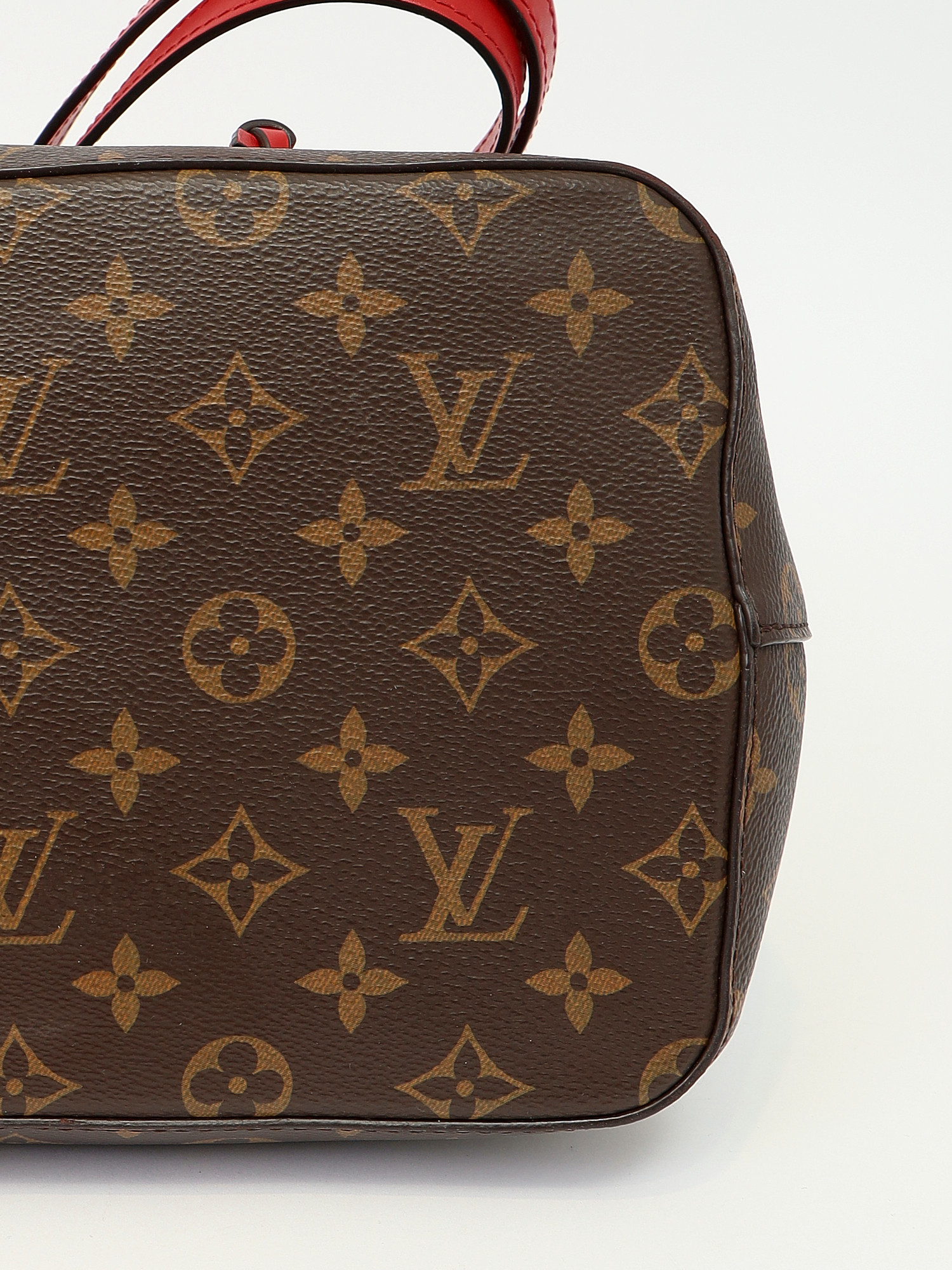 Сумки Louis Vuitton NeoNoe  изображение #9