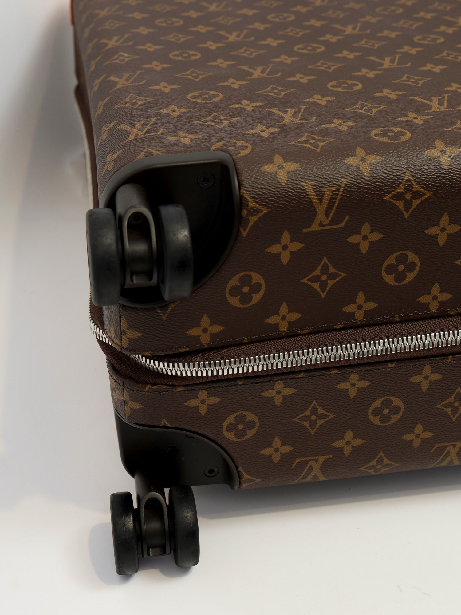 Сумки Louis Vuitton Horizon изображение #10