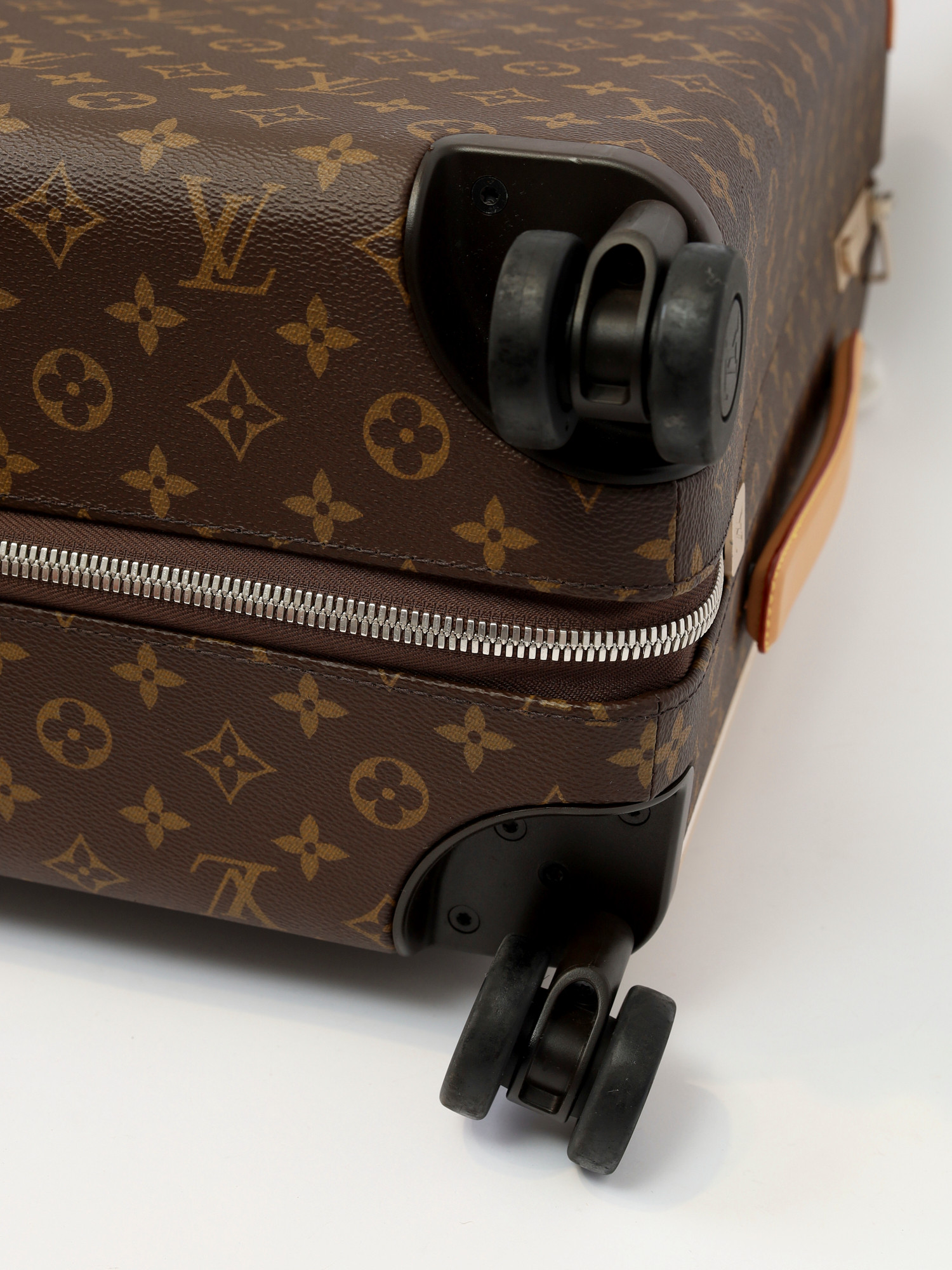 Сумки Louis Vuitton Horizon изображение #11