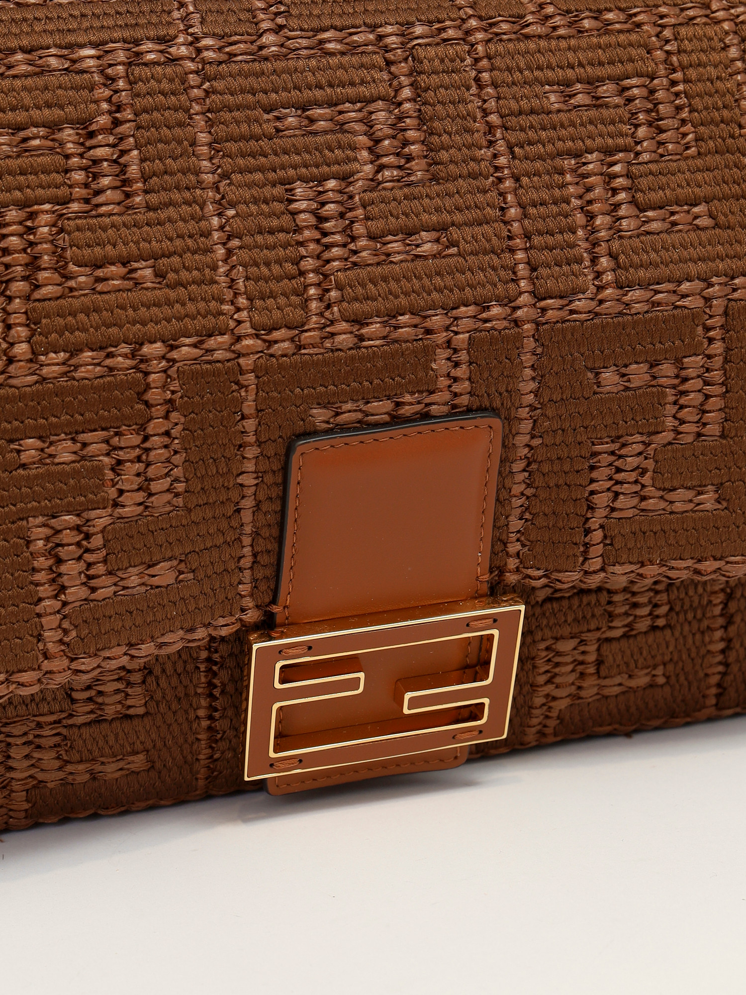 Сумки Fendi Baguette изображение #6