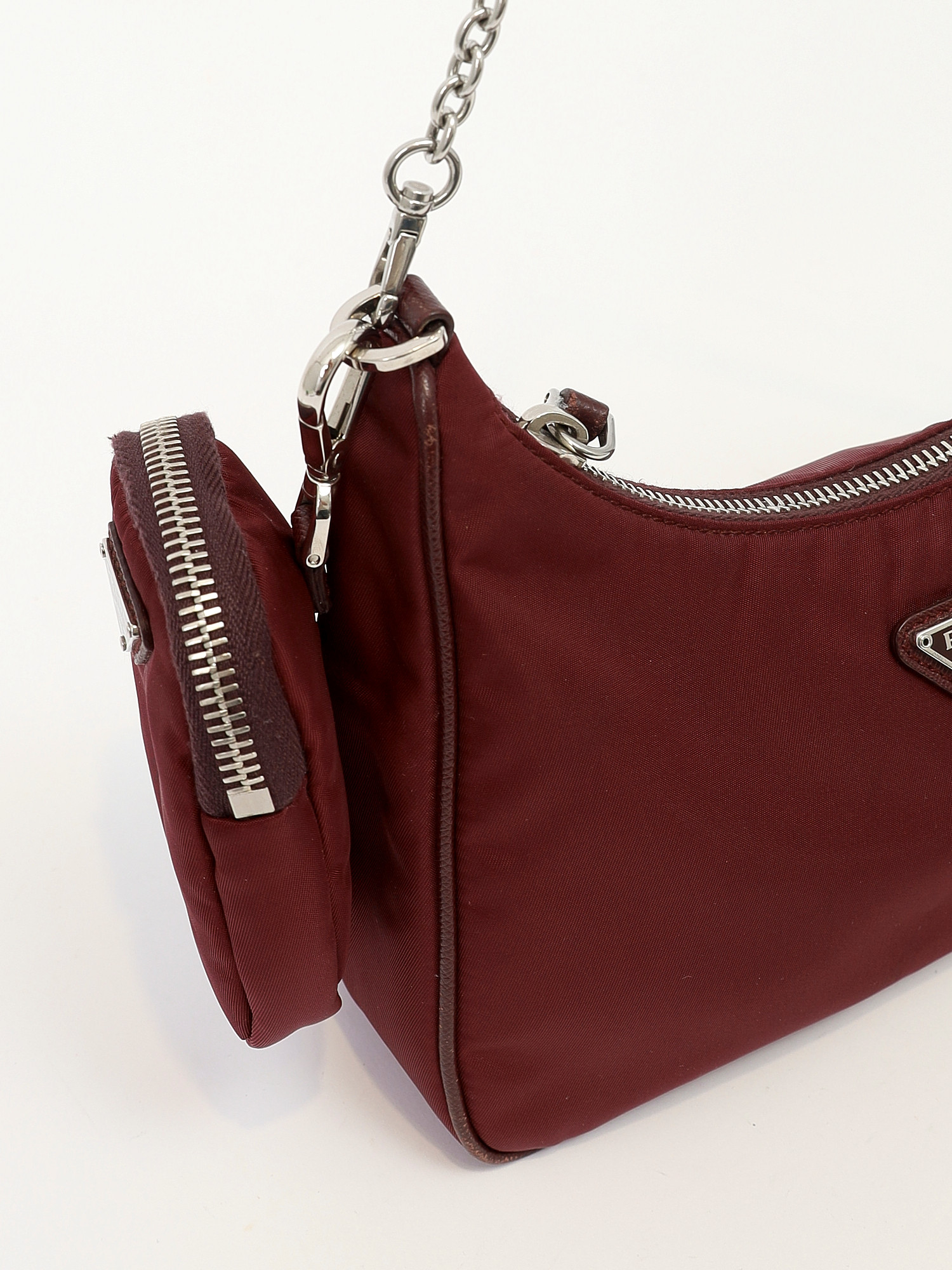 Сумки Prada Re-Edition 2005 изображение #7