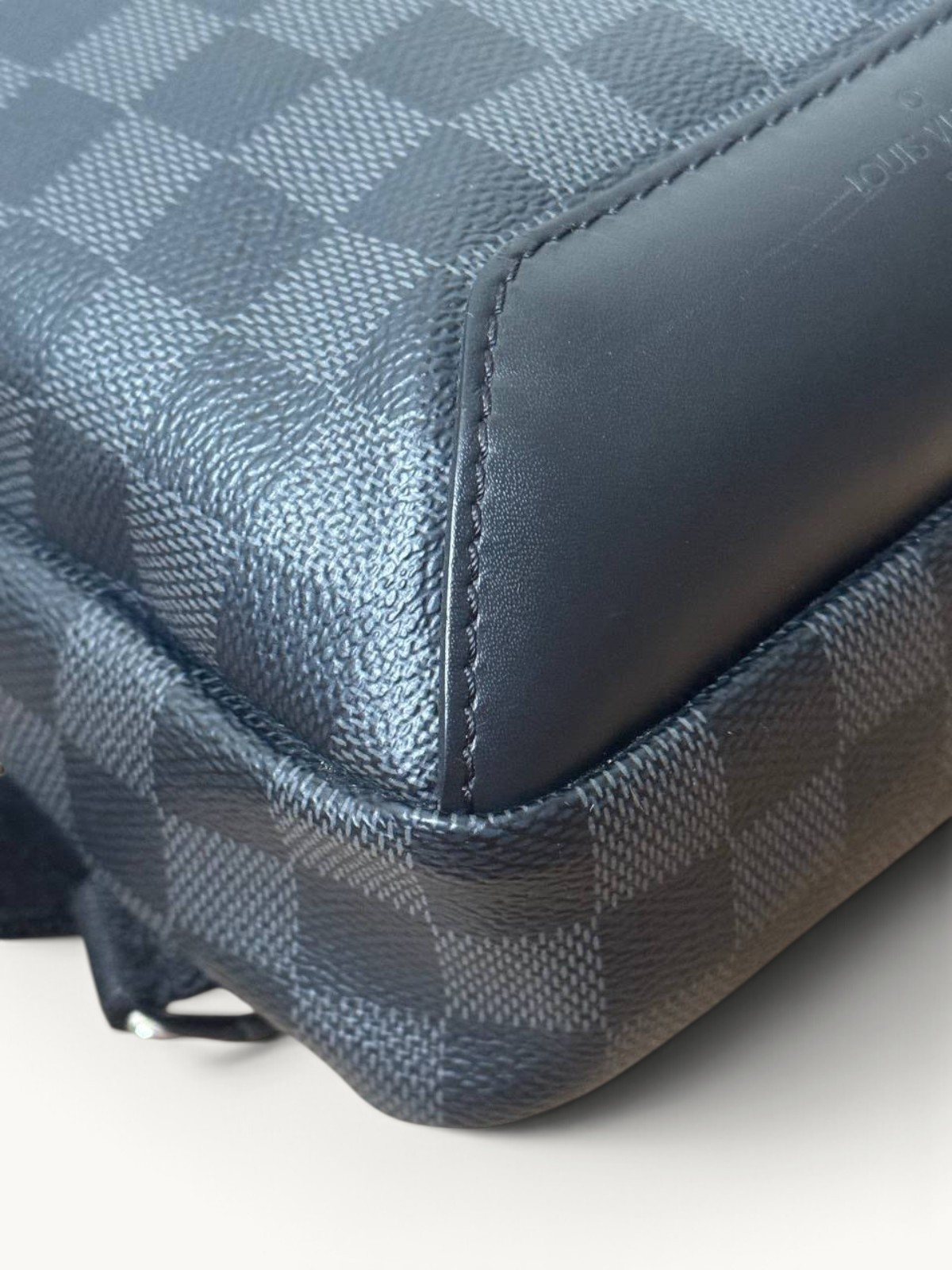 Сумки Louis Vuitton Avenue изображение #7