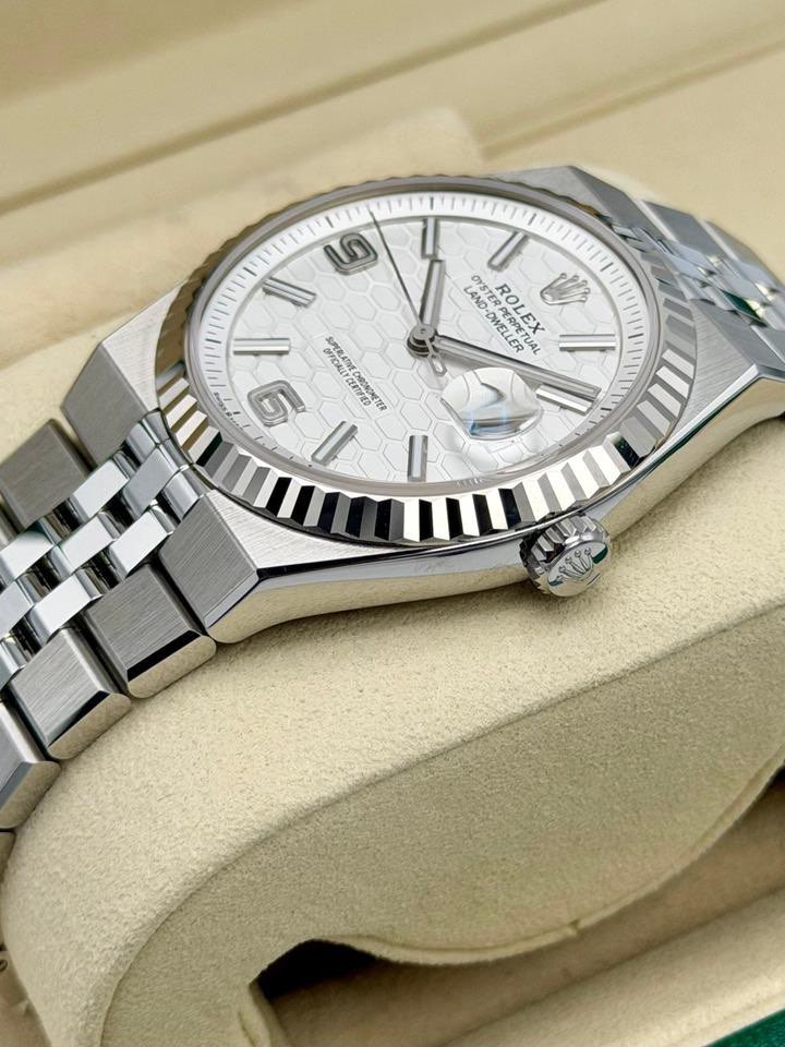 Часы Rolex Land-Dweller 40 изображение #3