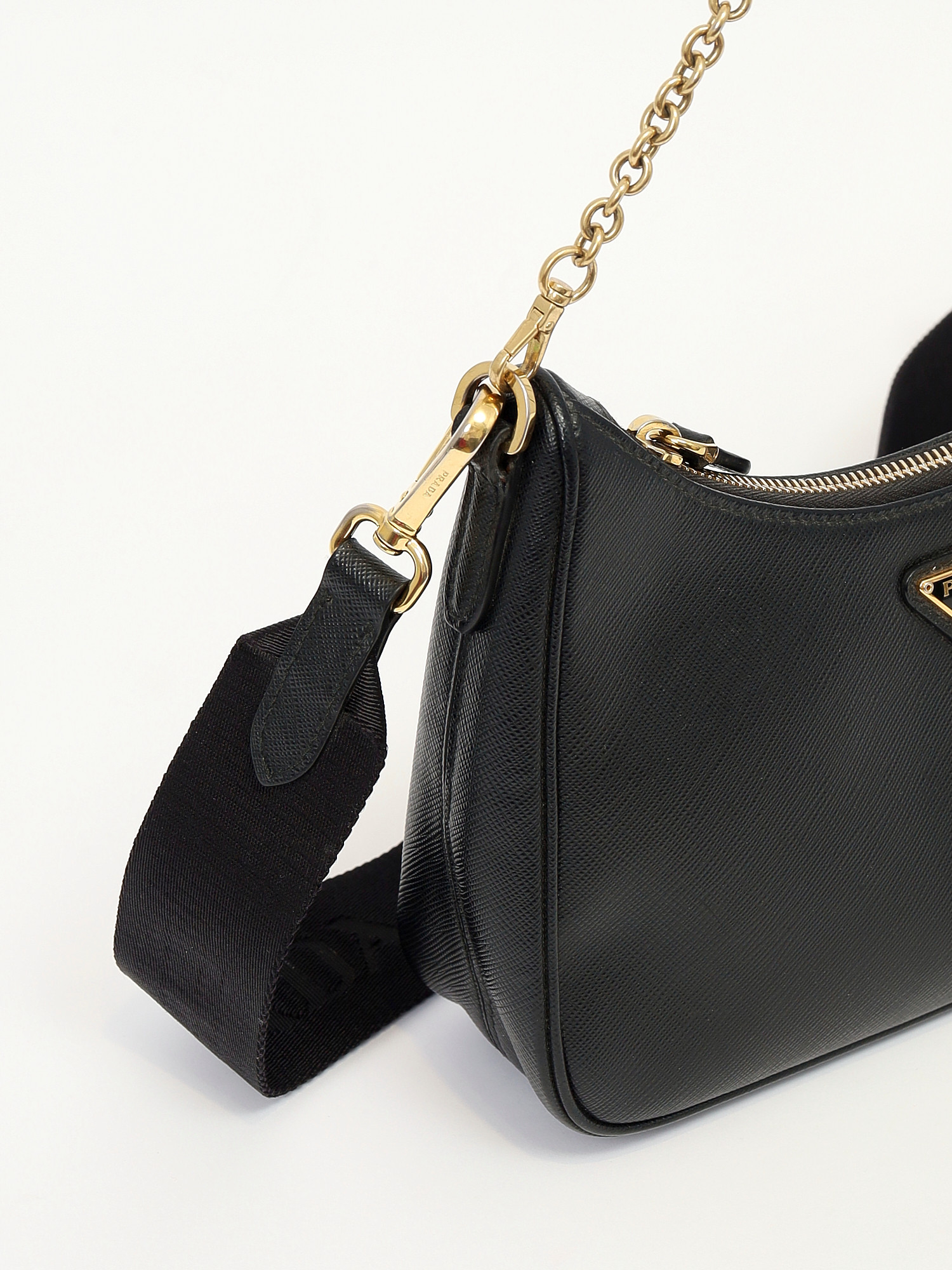 Сумки Prada Re-Edition изображение #8
