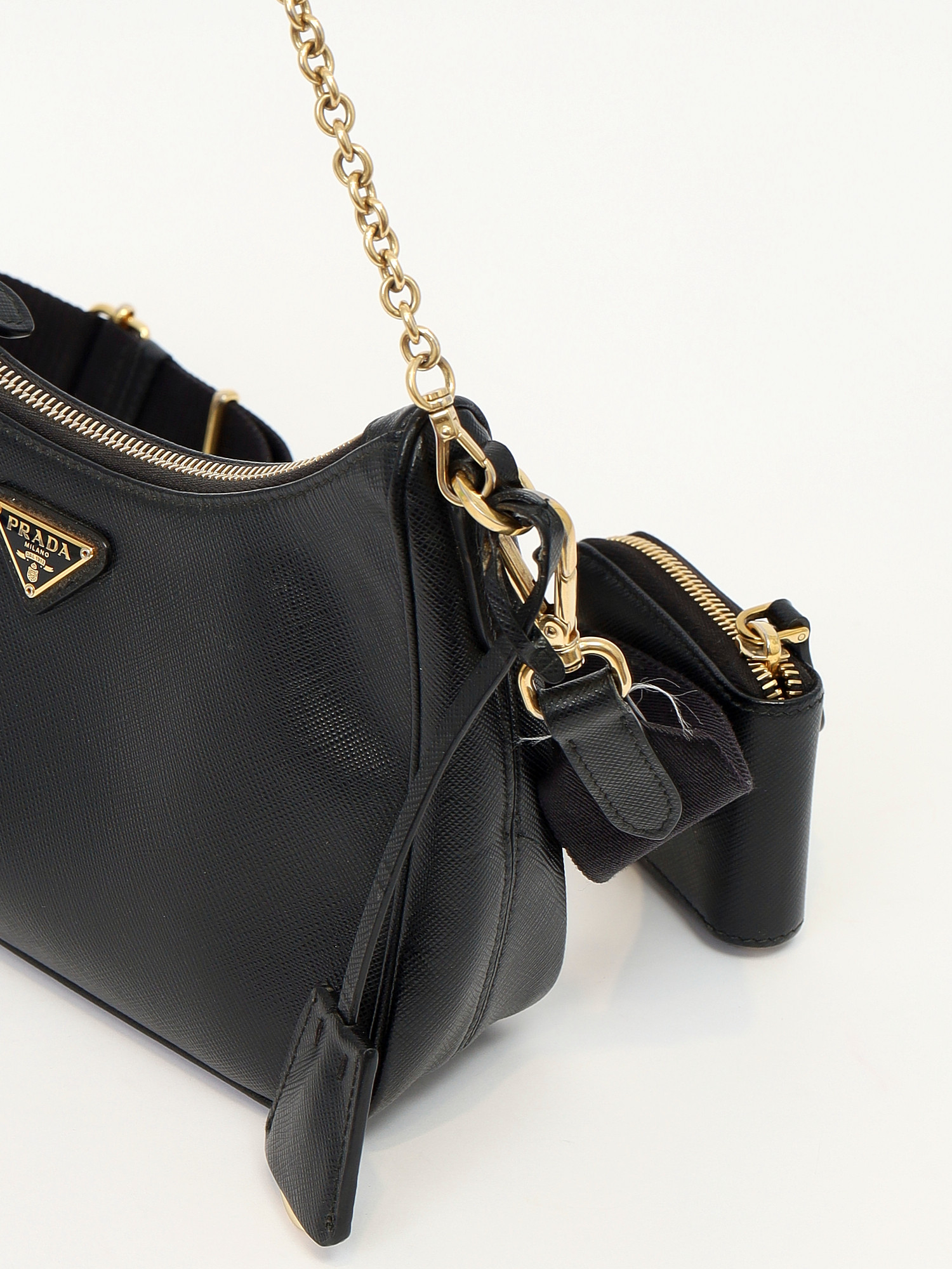 Сумки Prada Re-Edition изображение #9
