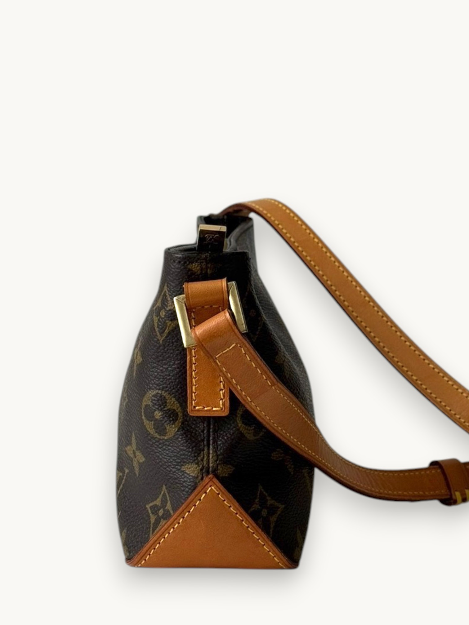Сумки Louis Vuitton Trotteur изображение #5