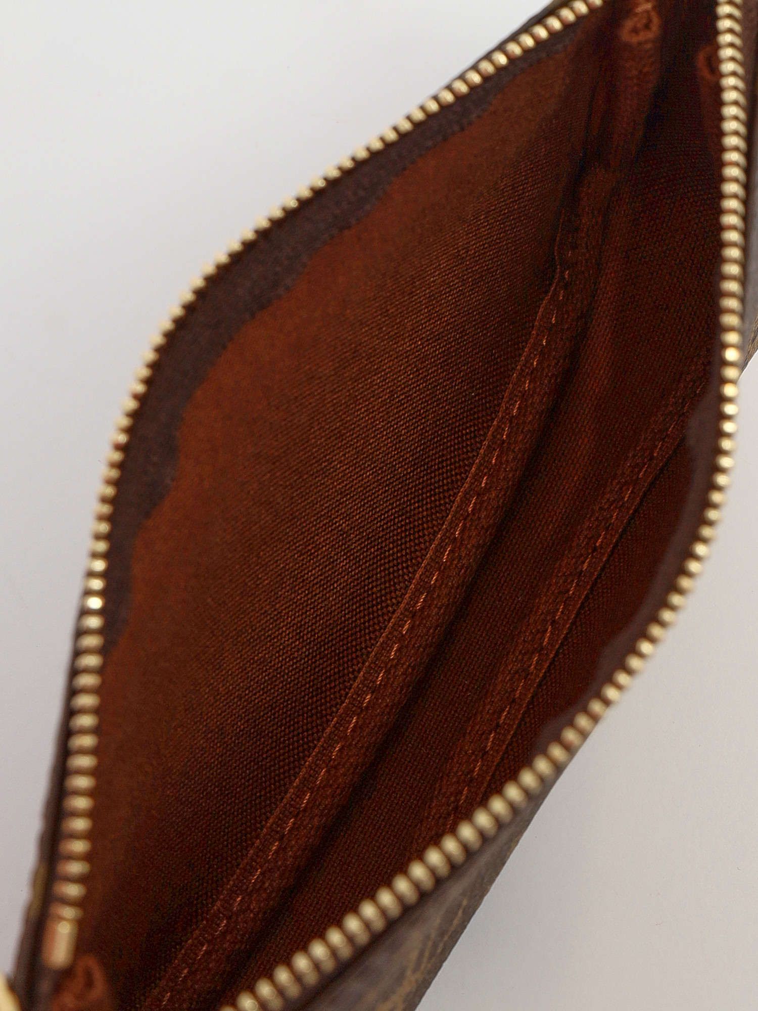 Сумки Louis Vuitton Pochette изображение #9