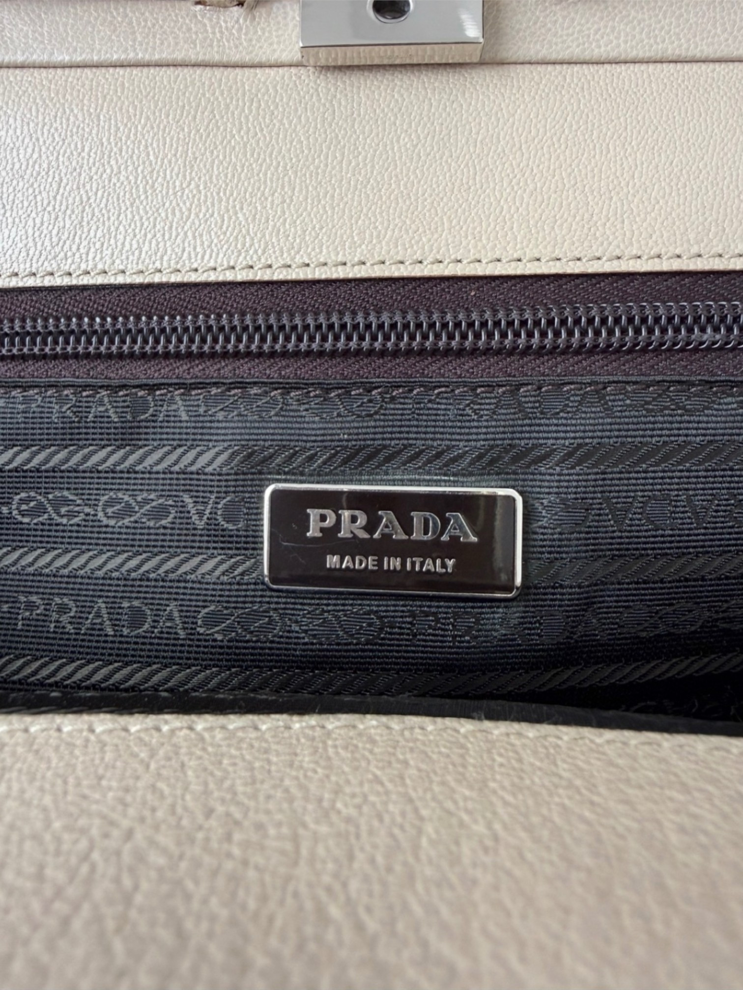 Сумки Prada изображение #10