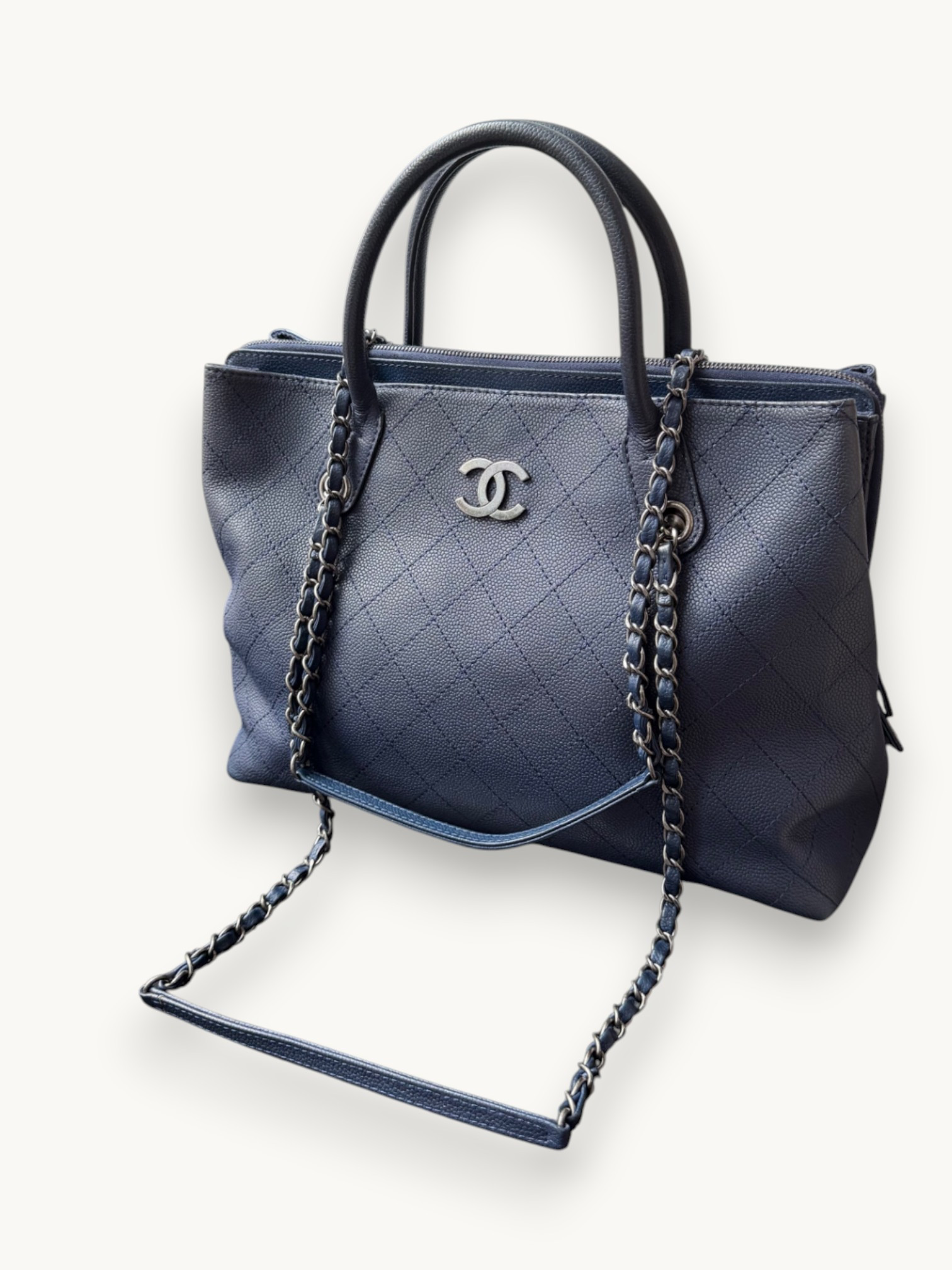 Сумки Chanel Hamptons изображение #4