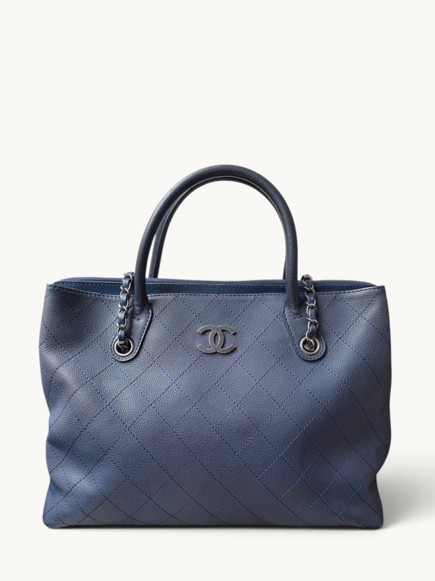Сумки Chanel Hamptons изображение #1