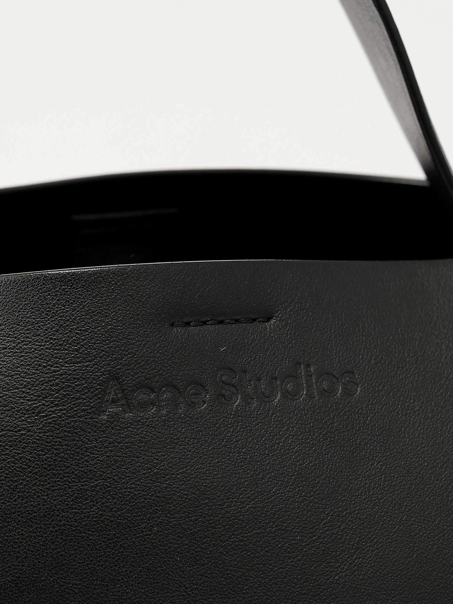 Сумки Acne Studios Musubi  изображение #6