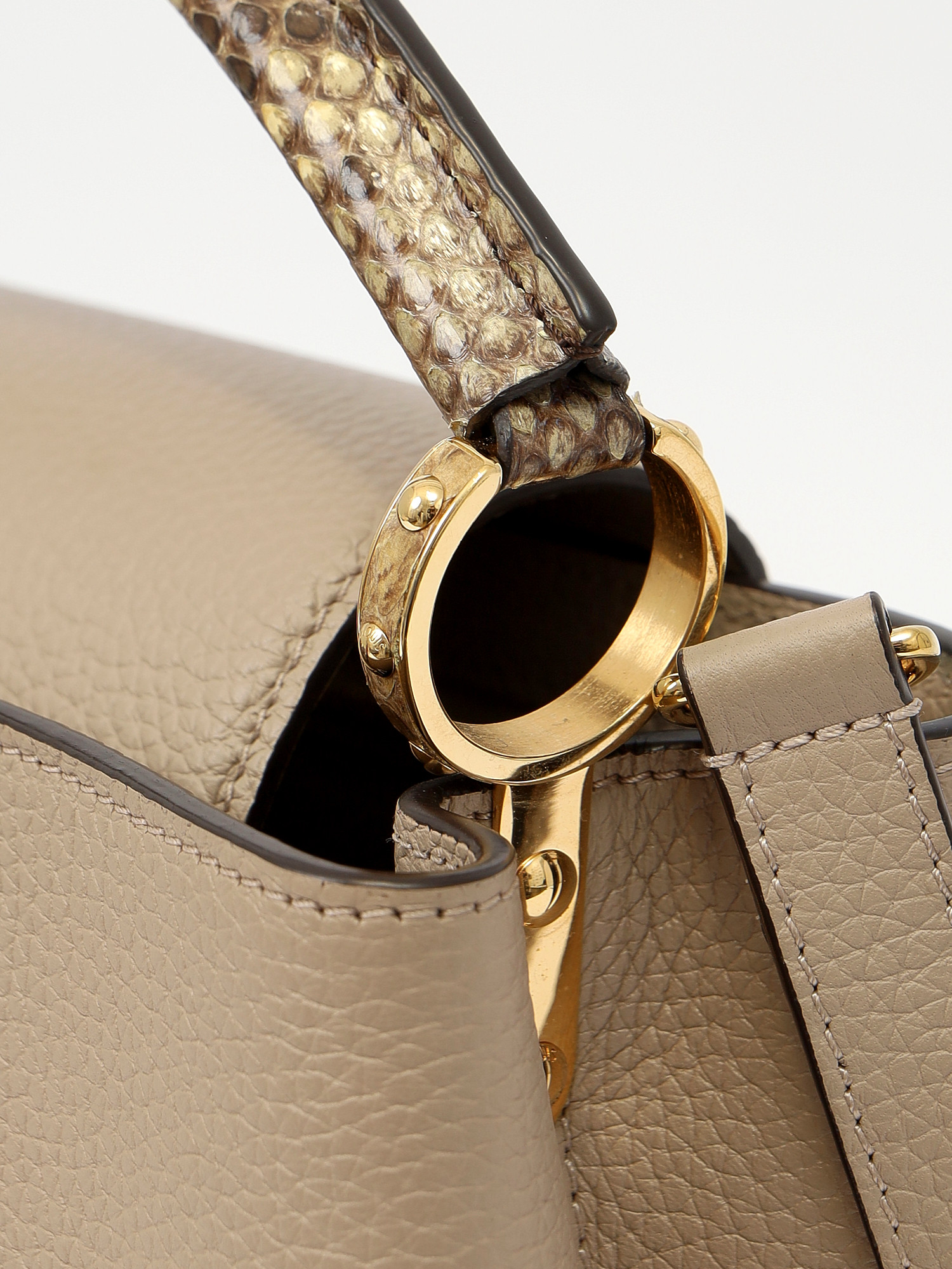 Сумки Louis Vuitton Capucines  изображение #9