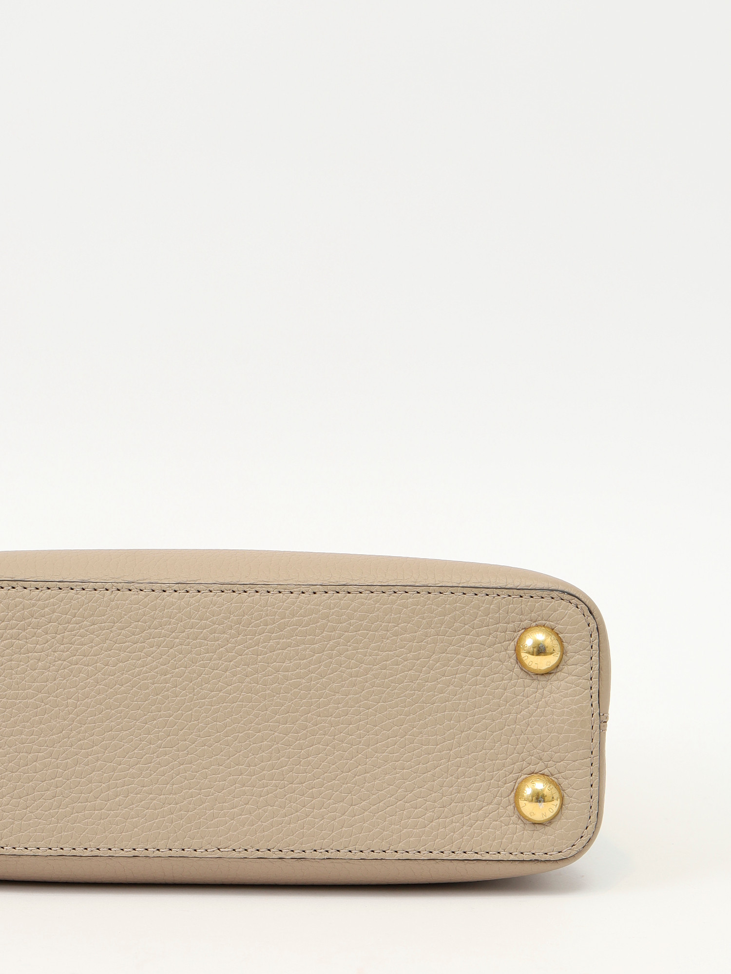 Сумки Louis Vuitton Capucines  изображение #10