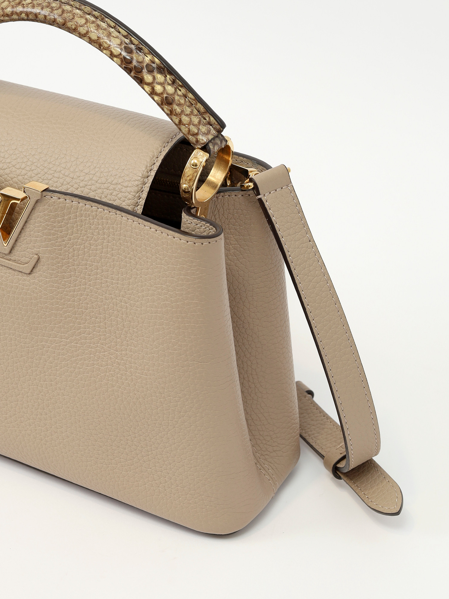 Сумки Louis Vuitton Capucines  изображение #7
