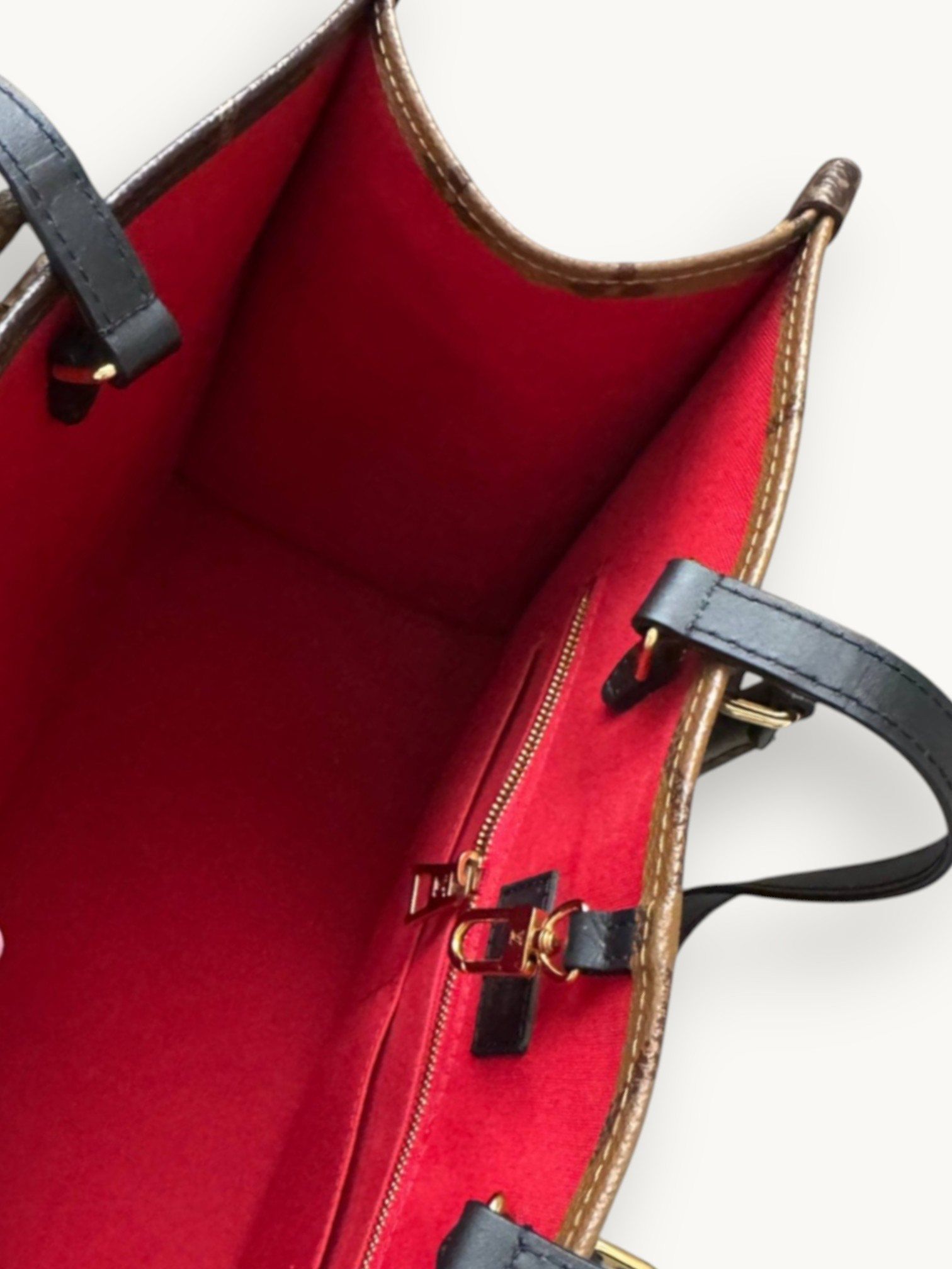 Сумки Louis Vuitton OnTheGo  изображение #11