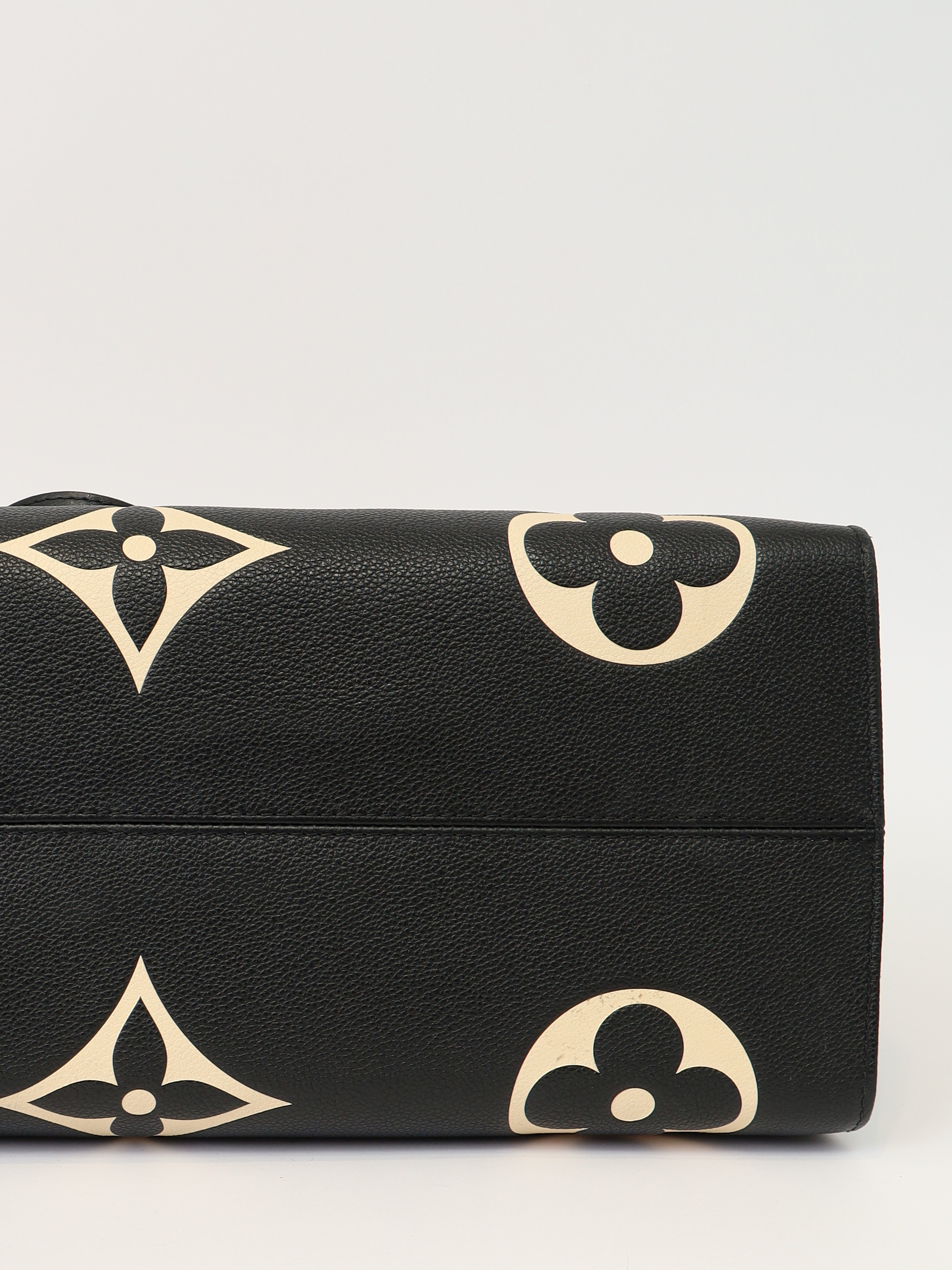 Сумки Louis Vuitton OnTheGo  изображение #9