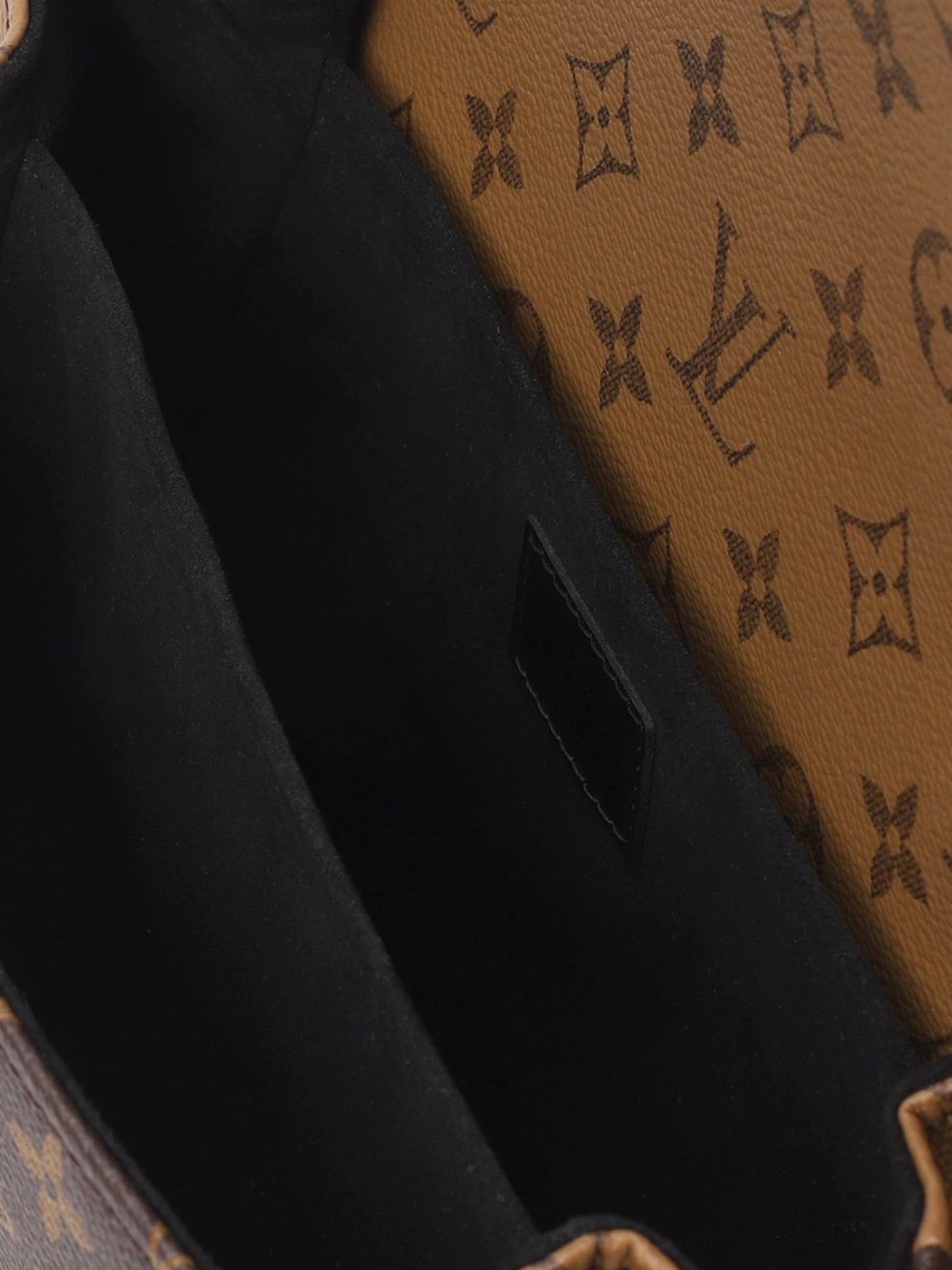 Сумки Louis Vuitton Pochette Metis изображение #7