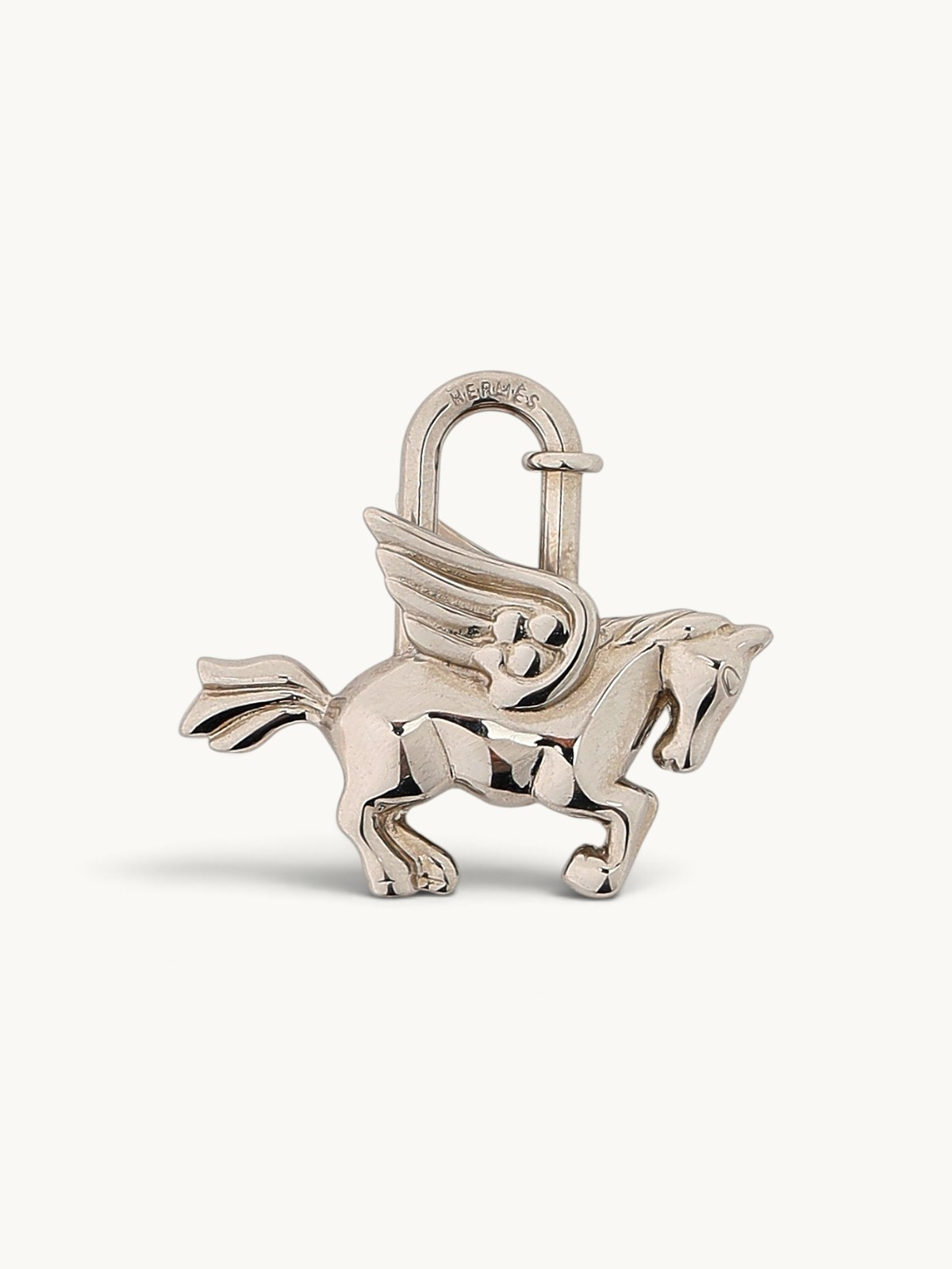 Hermes Cadena  5