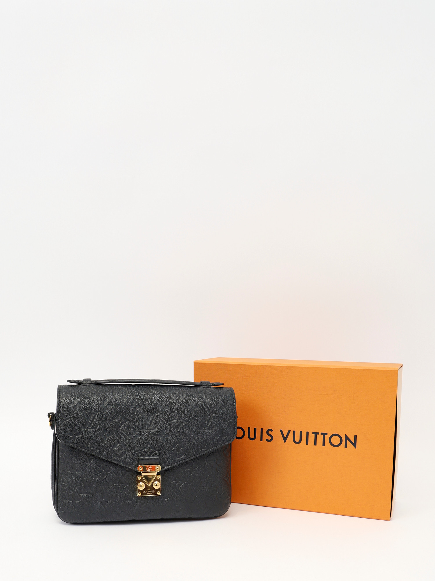 Louis Vuitton Pochette Metis  5