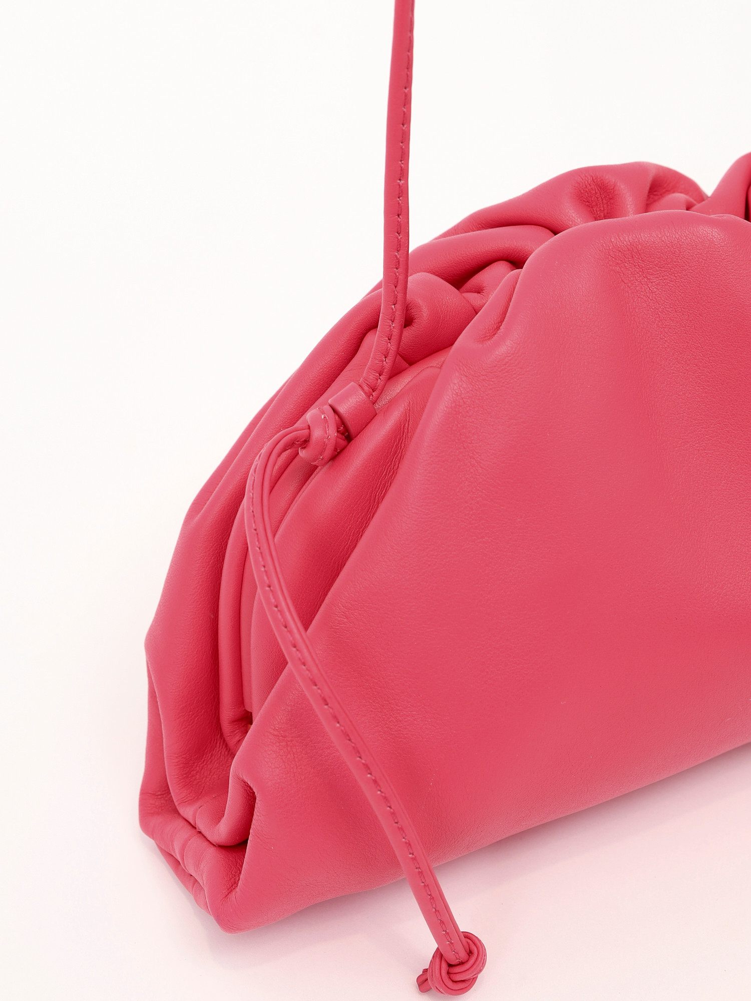 Сумки Bottega Veneta Pouch изображение #6