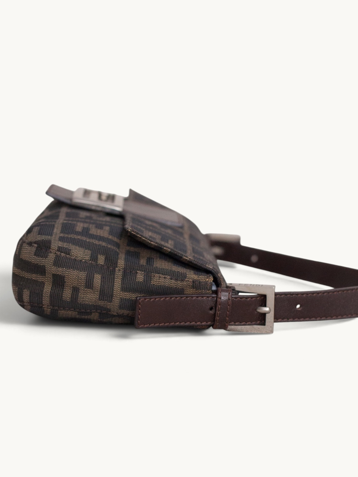 Сумки Fendi Baguette изображение #7