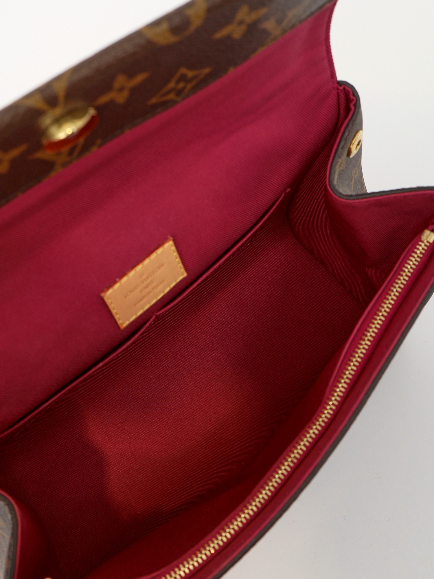 Сумки Louis Vuitton Cluny изображение #10