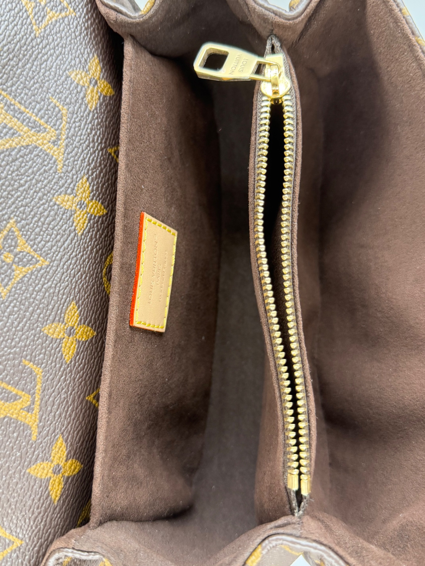 Сумки Louis Vuitton Pochette Metis изображение #5