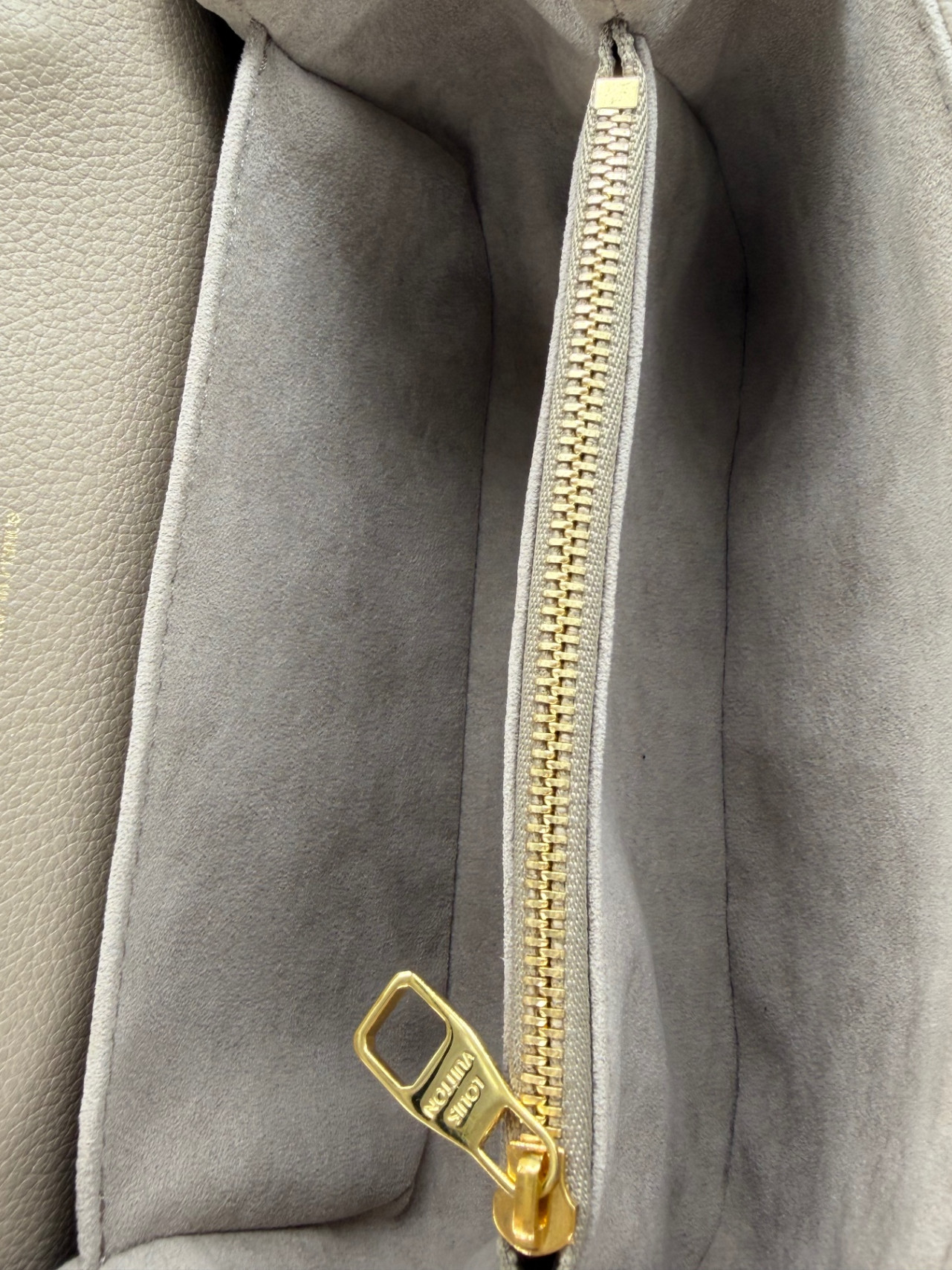 Louis Vuitton Pochette Metis  5