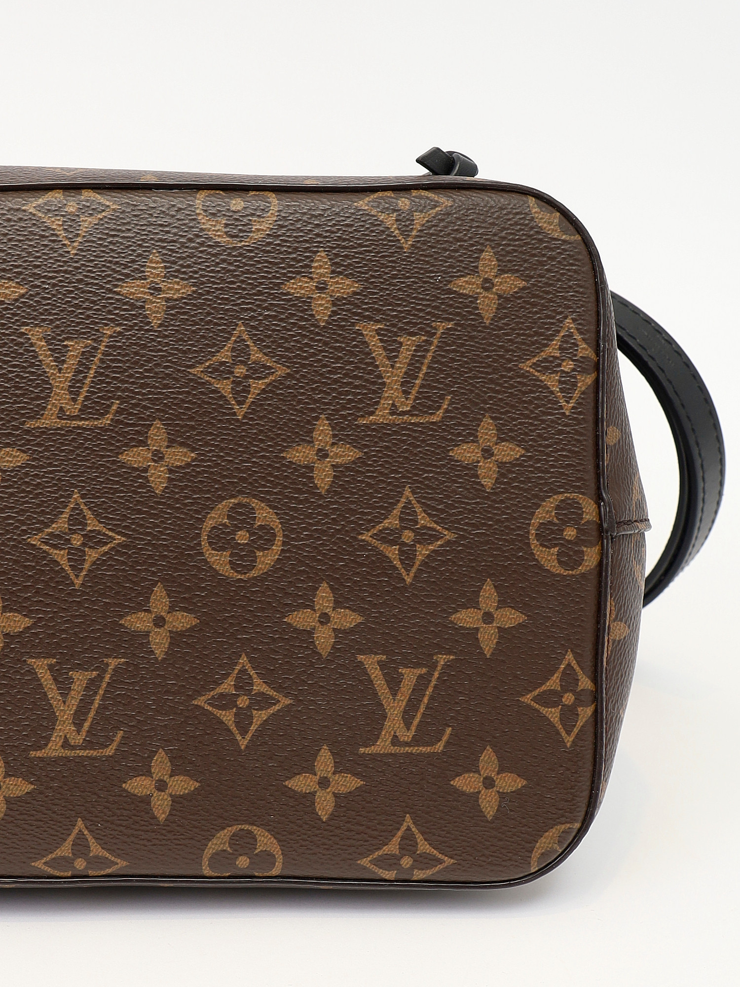 Сумки Louis Vuitton NeoNoe  изображение #9