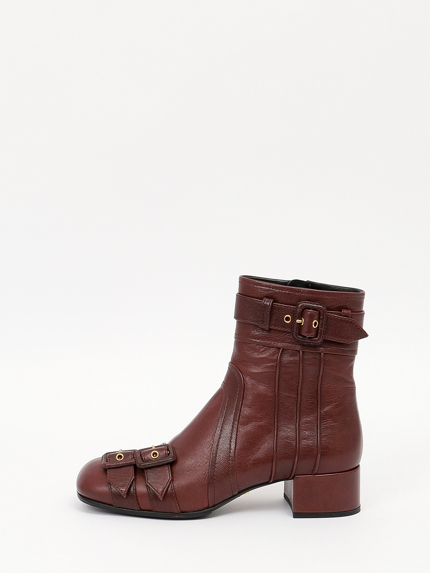 Prada  39.5 2