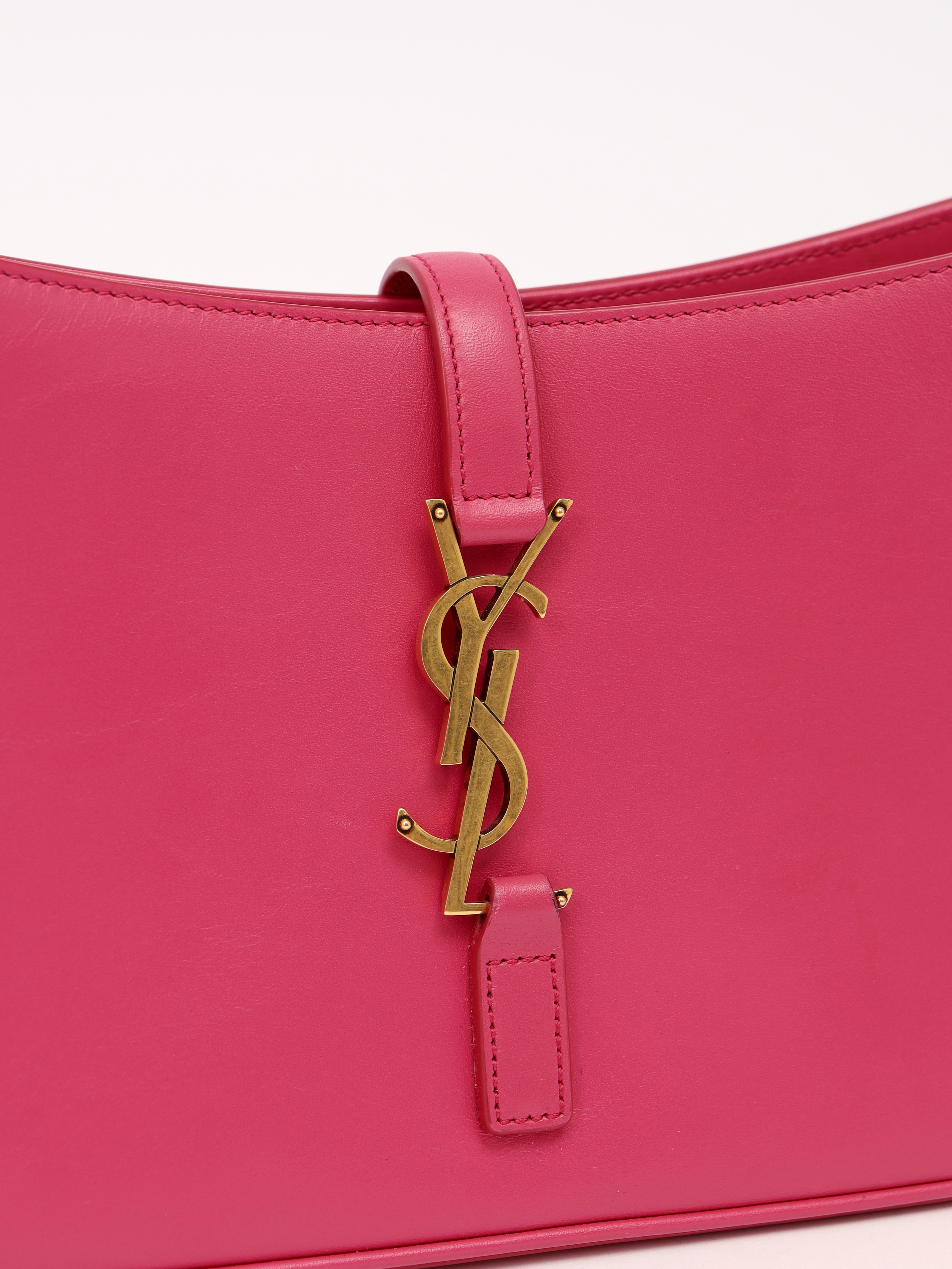 Saint Laurent Le 5 a 7  5