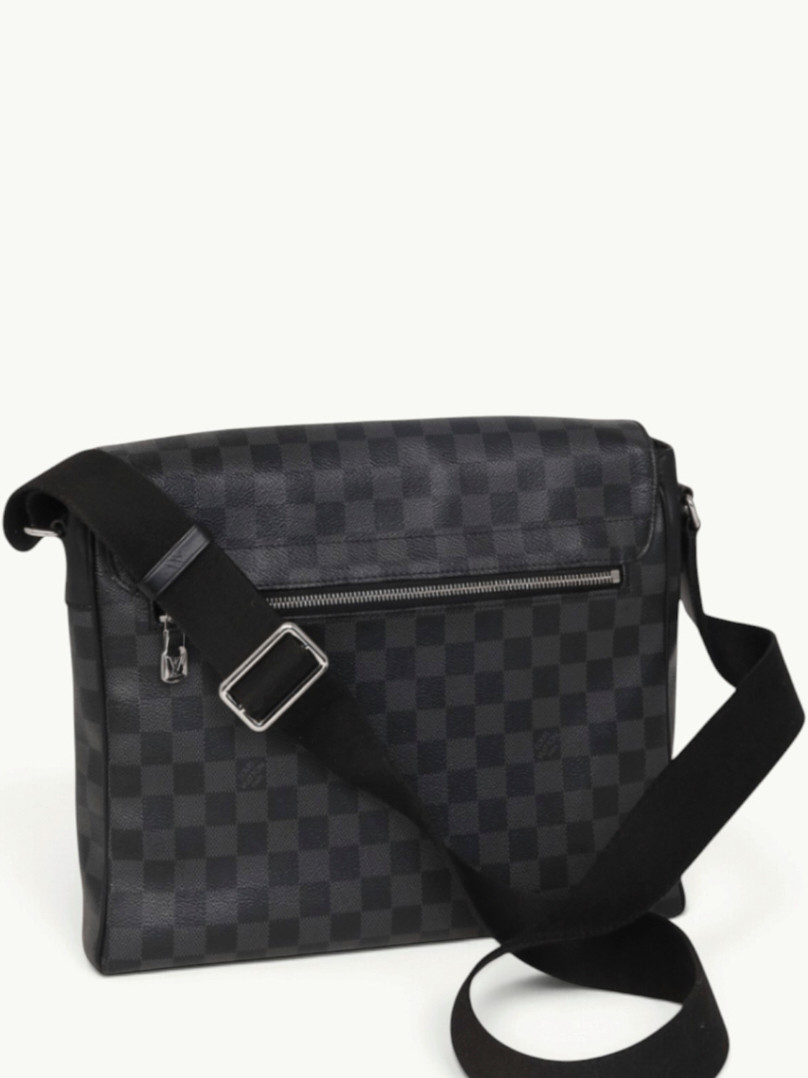 Louis Vuitton District  5
