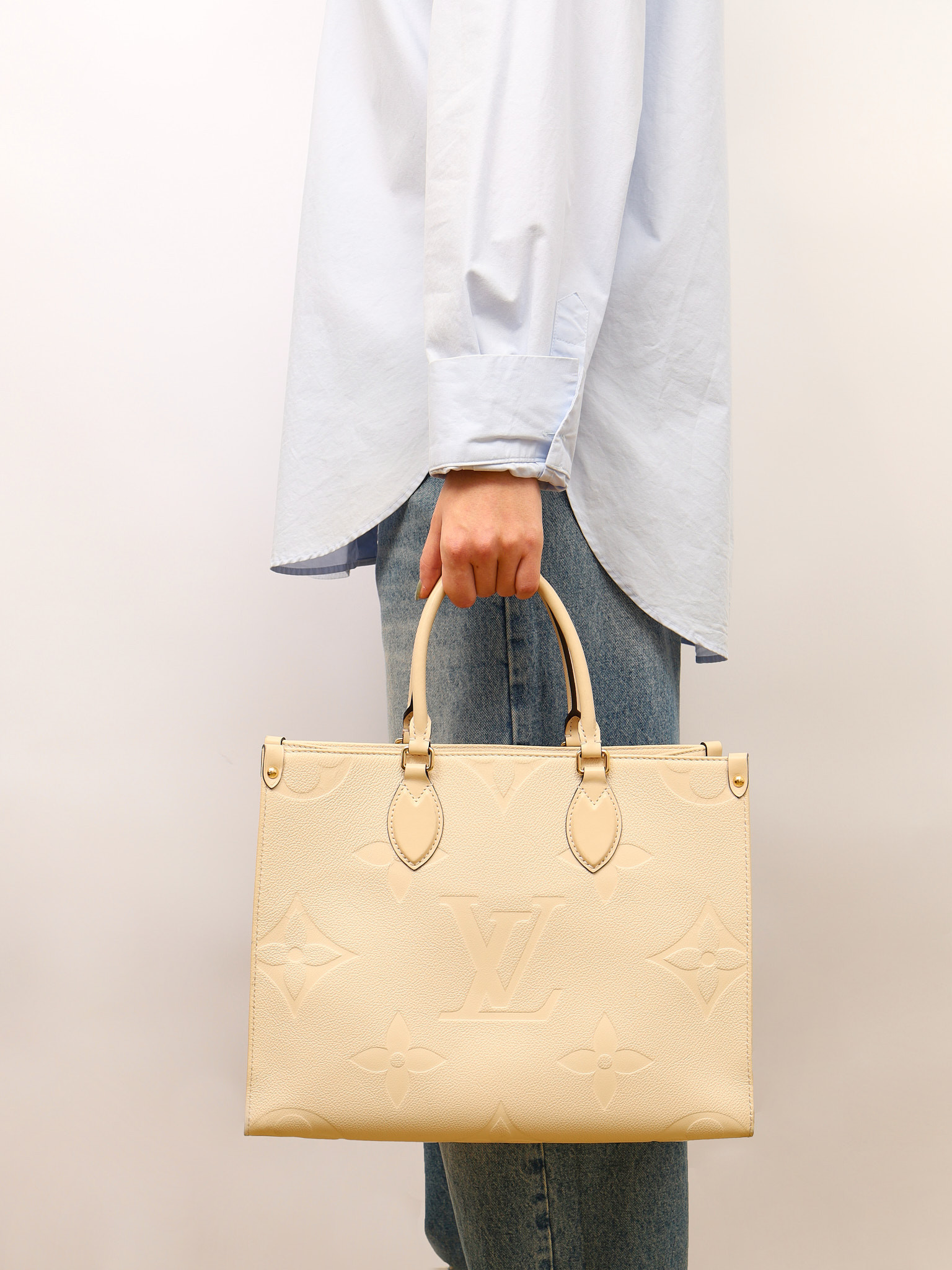 Louis Vuitton OnTheGo  2