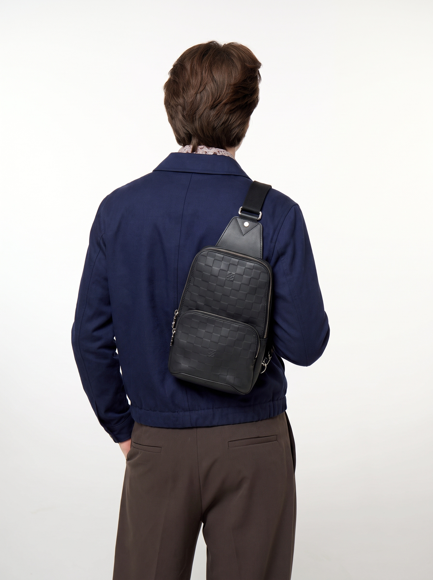 Louis Vuitton Avenue  2