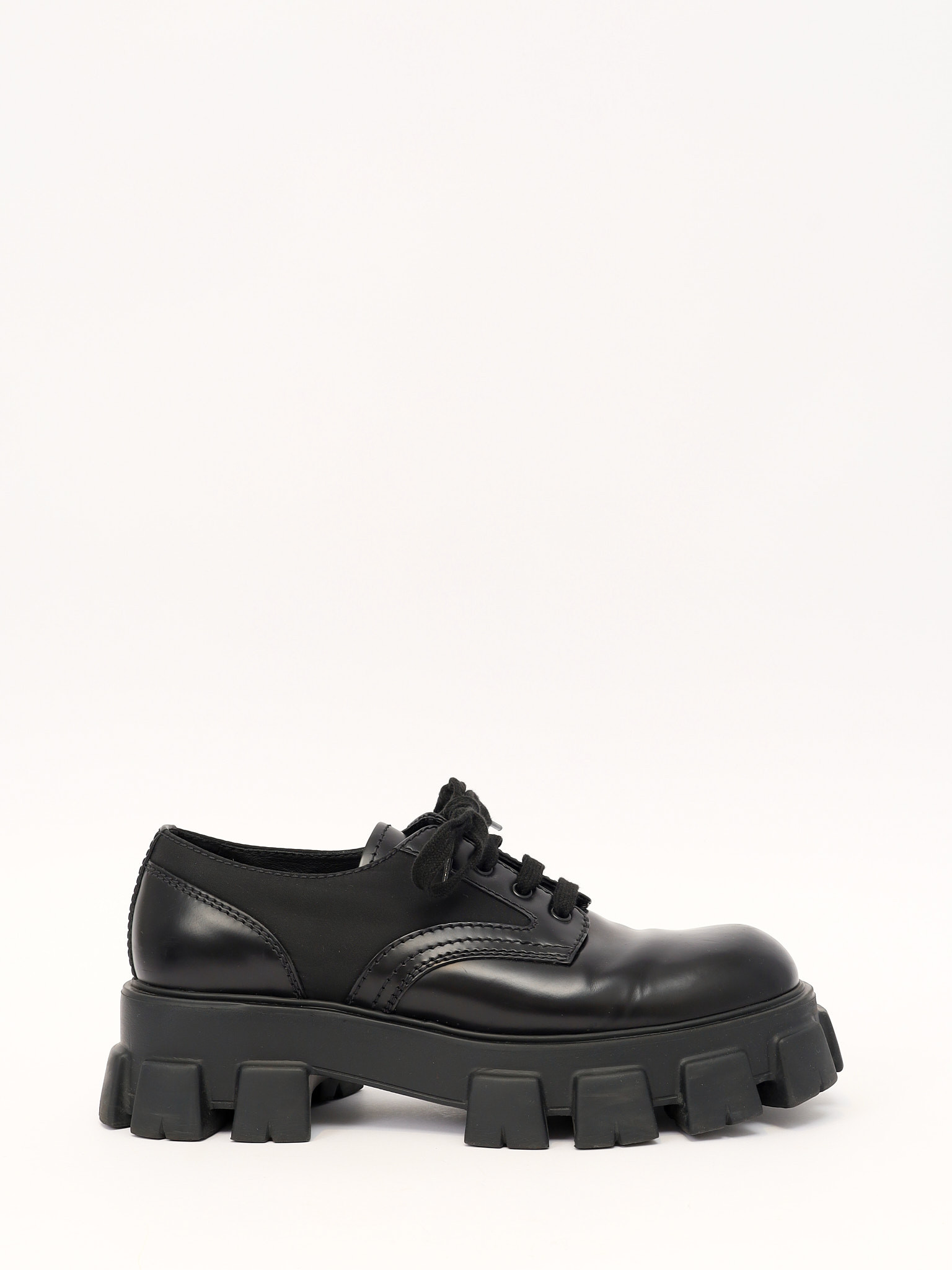 Prada  44