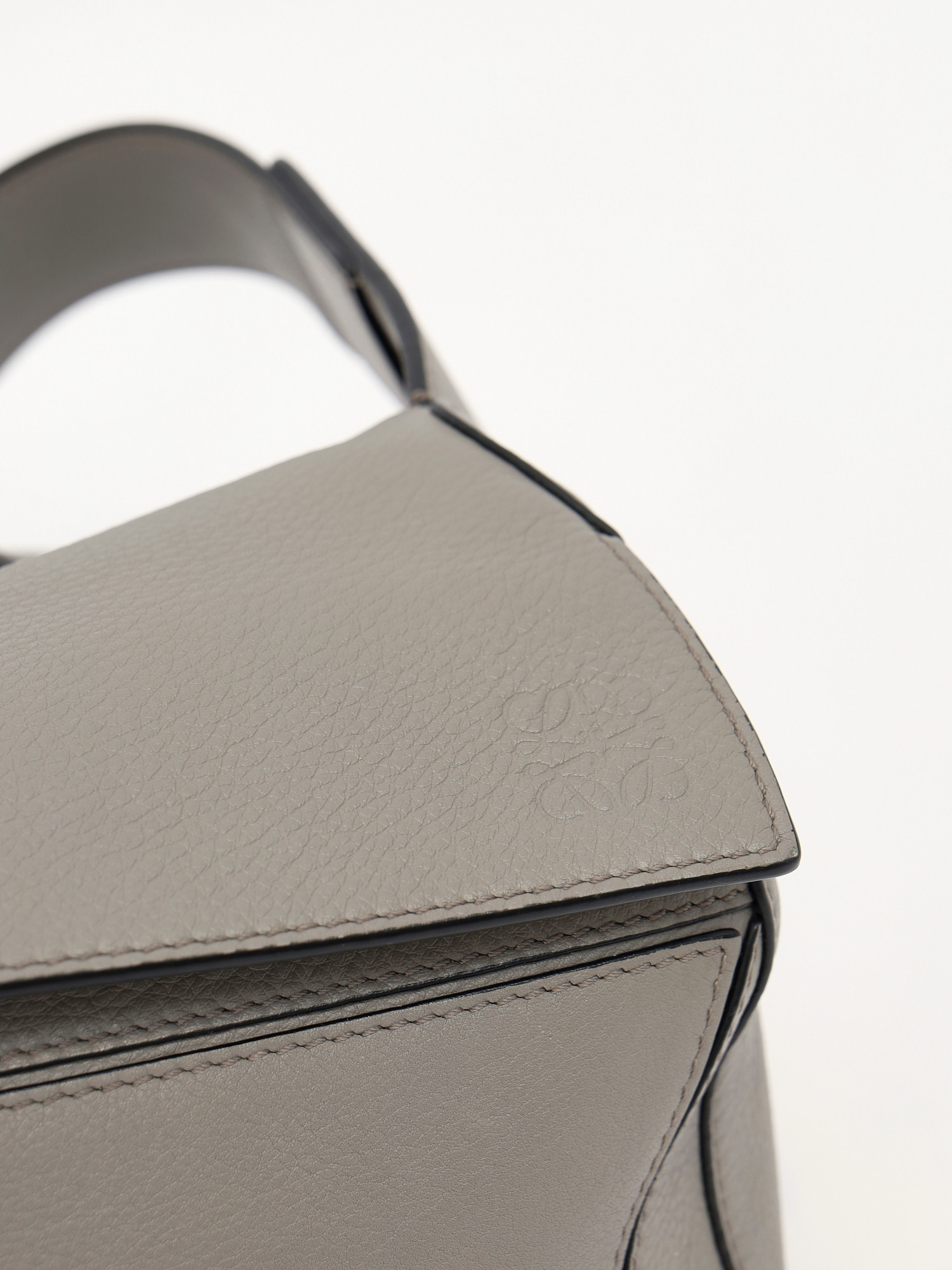 Loewe Puzzle Edge  5